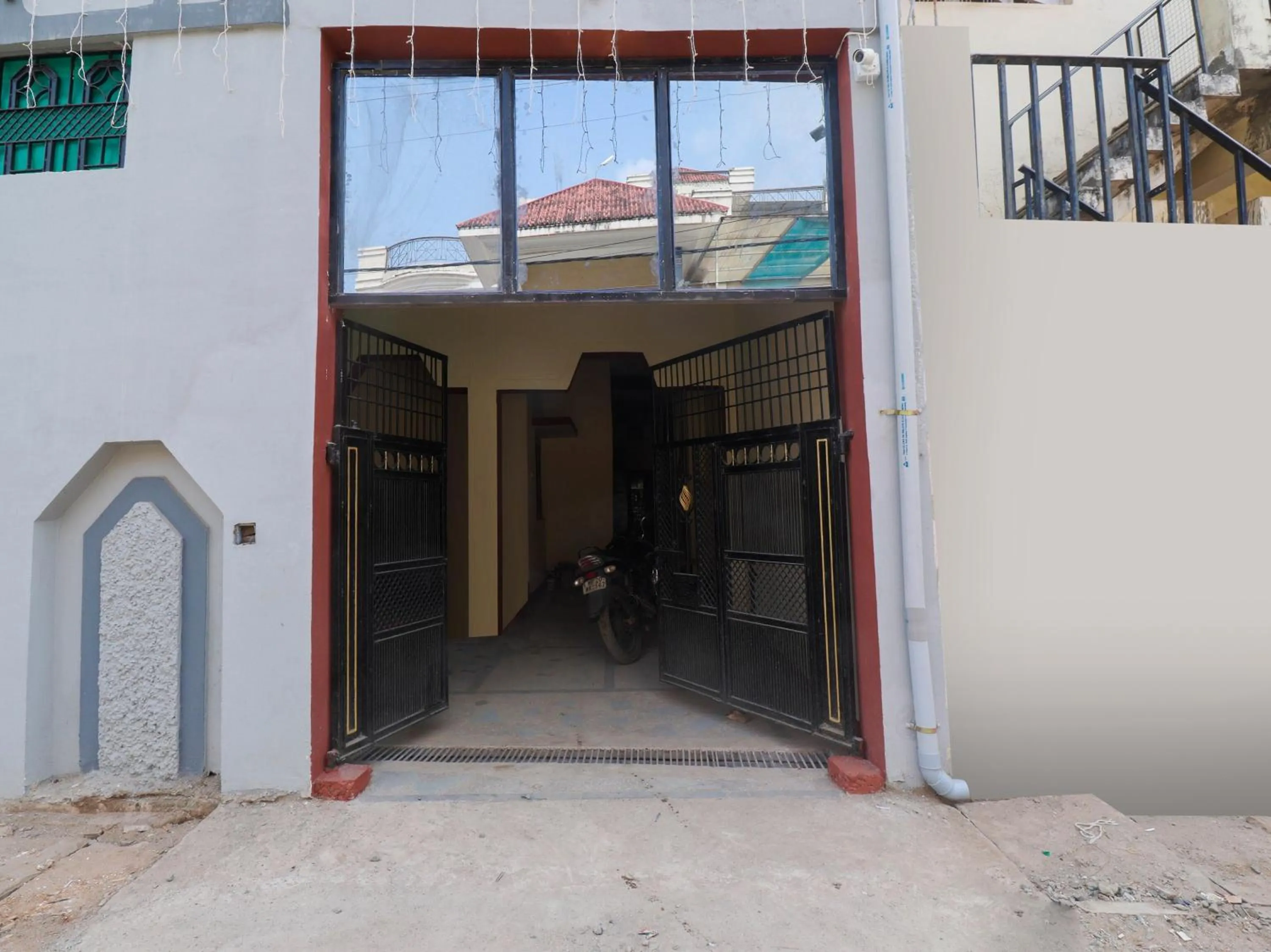 Facade/entrance in Hotel O GURUKRIPA INN