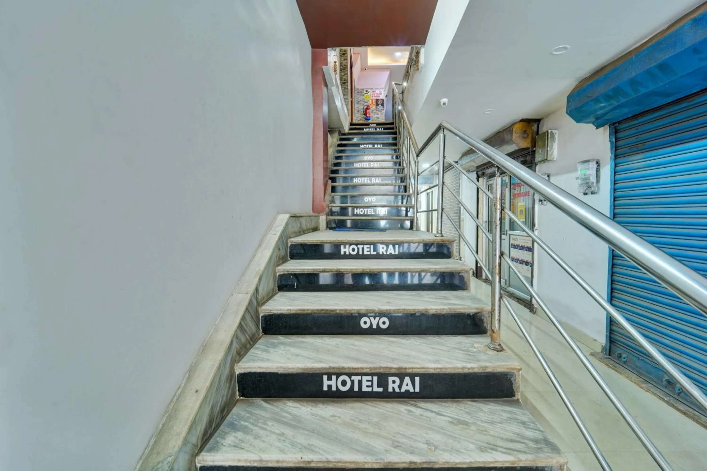 Lobby or reception in Hotel O Rai Guest House