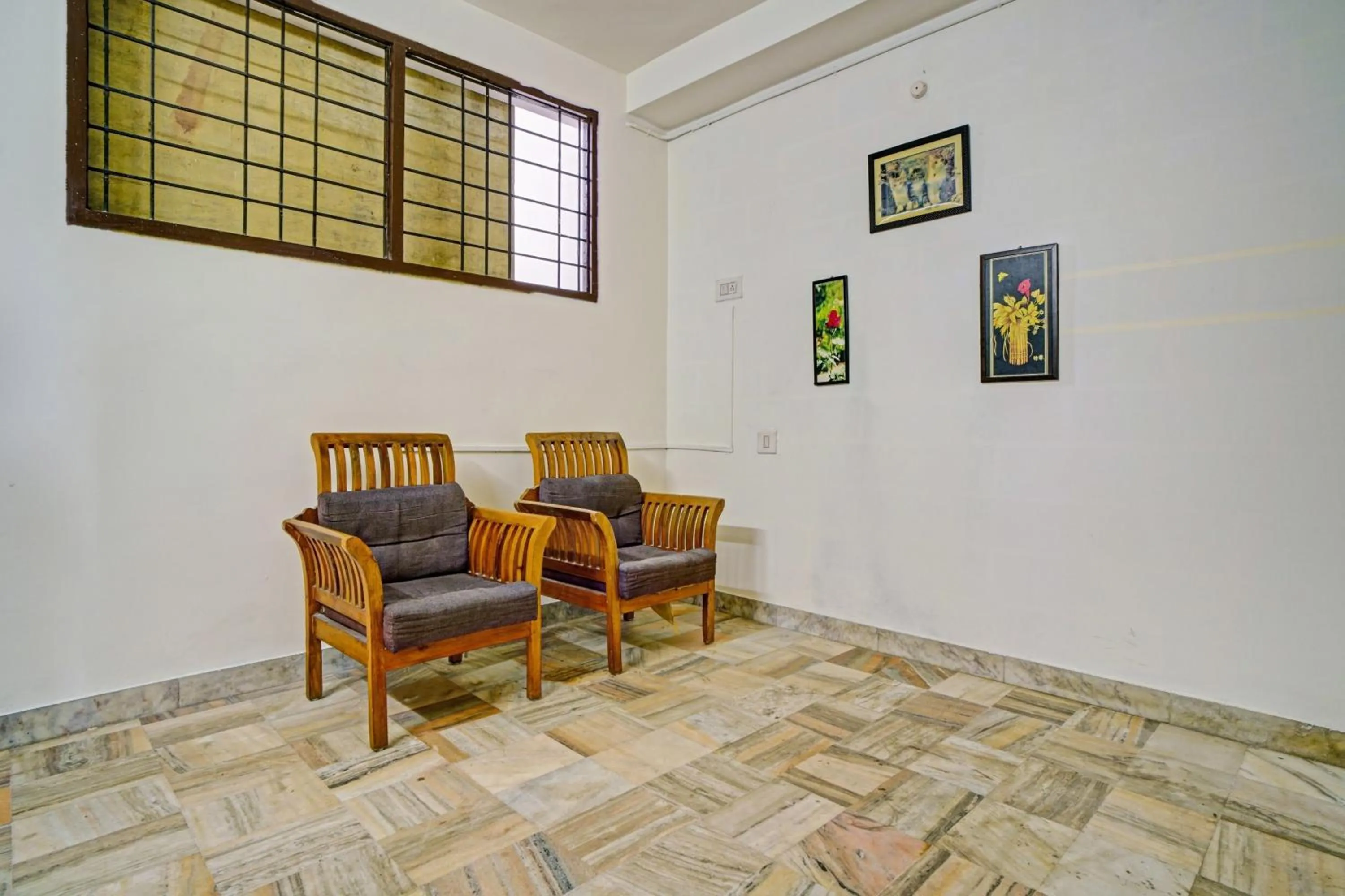 Lobby or reception in Hotel O Highway Inn