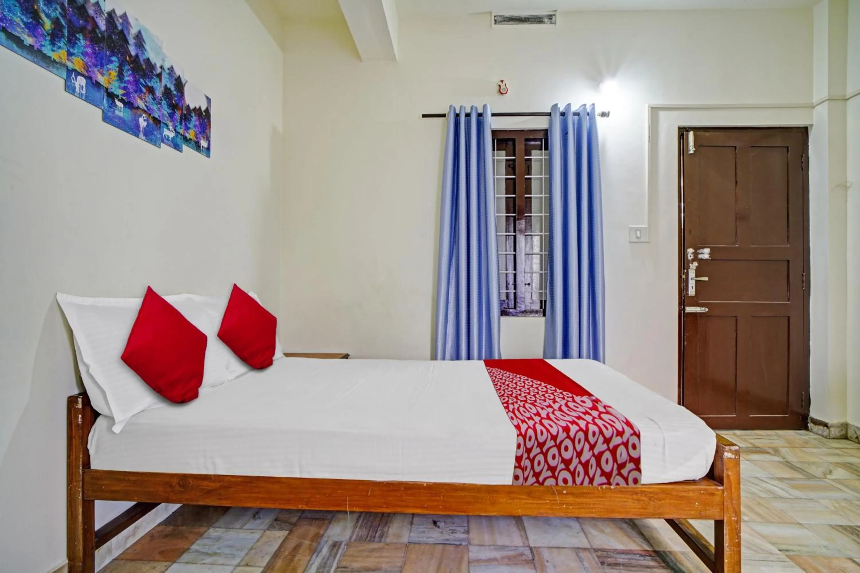 Bedroom, Bed in Hotel O Highway Inn