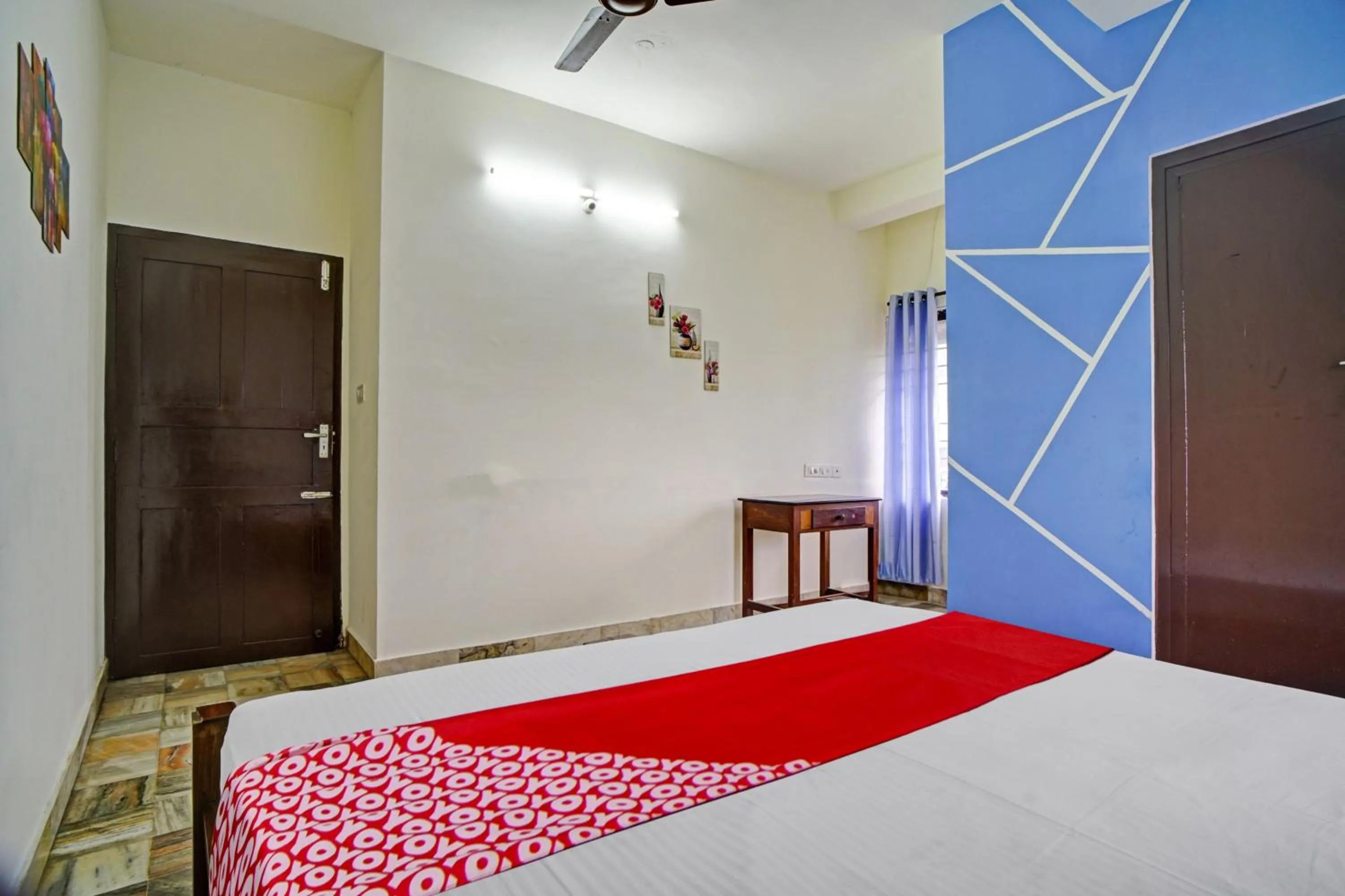 Bedroom, Bed in Hotel O Highway Inn