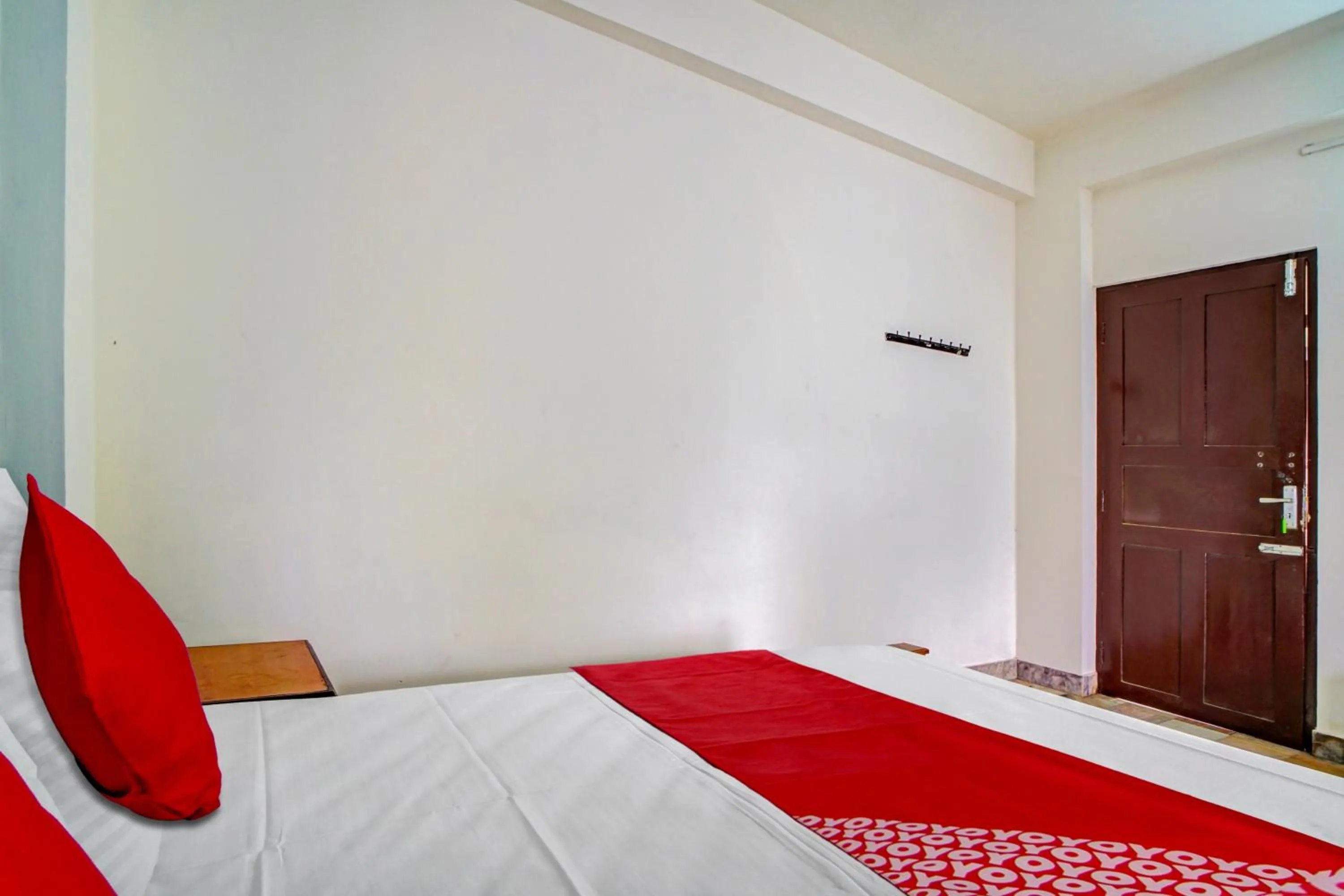 Bedroom, Bed in Hotel O Highway Inn