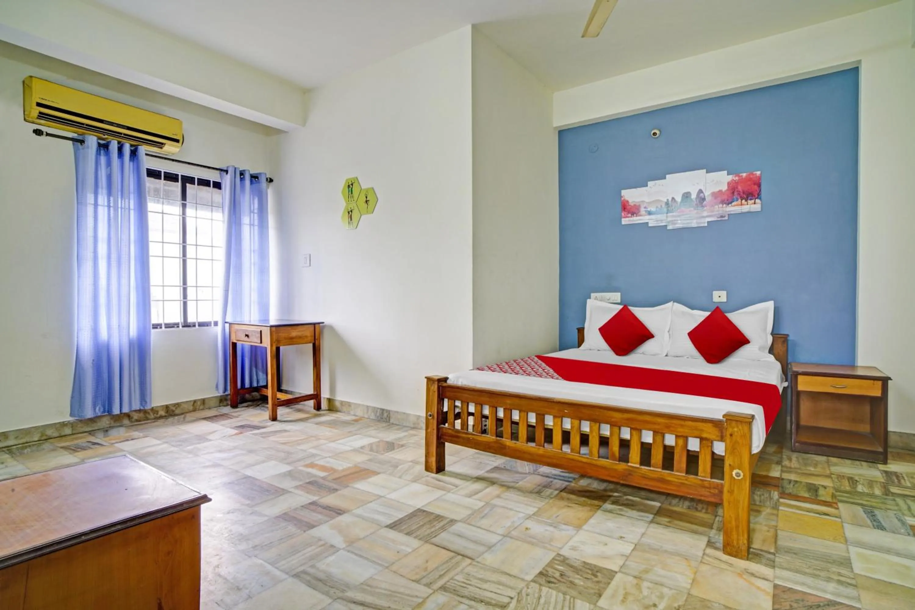 Bedroom, Bed in Hotel O Highway Inn