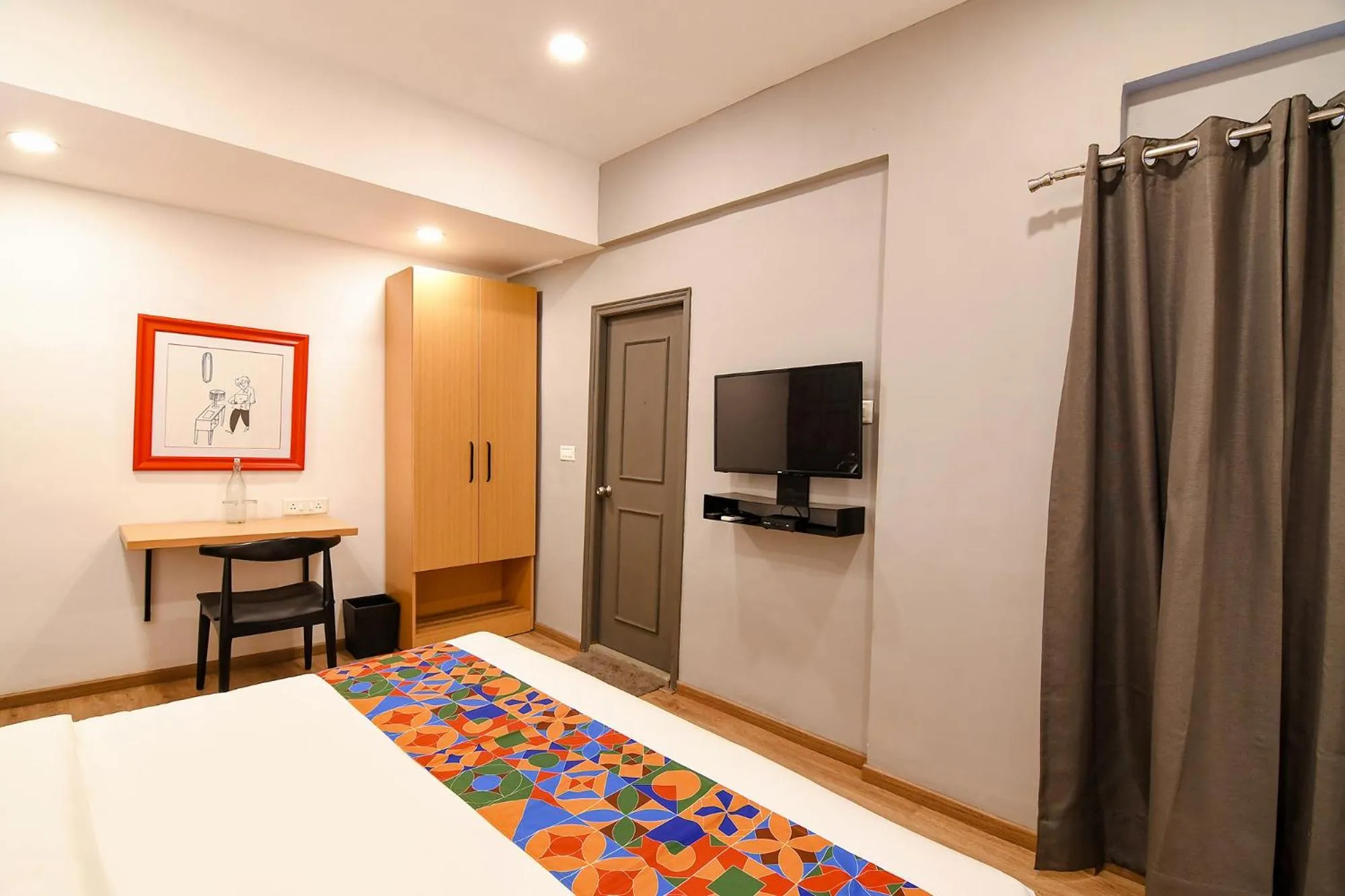 Bed in FabHotel Sayeeda International - 600m from Park Circus 7 Point