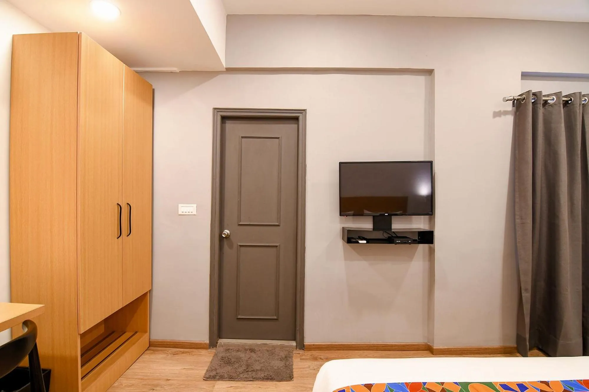 Bed in FabHotel Sayeeda International - 600m from Park Circus 7 Point