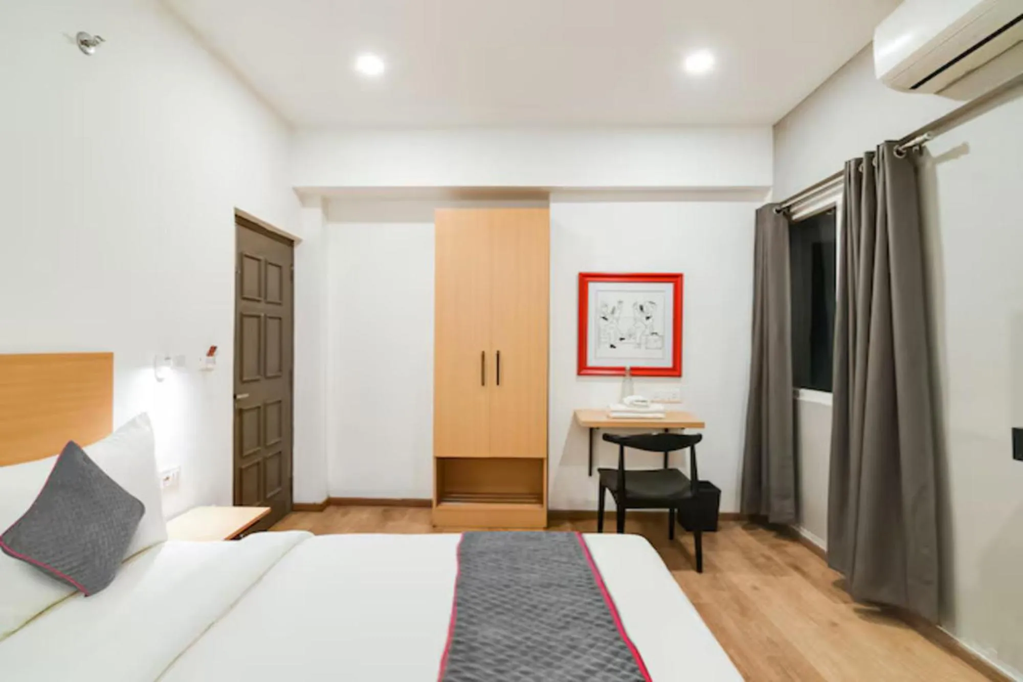 Photo of the whole room, Bed in FabHotel Sayeeda International - 600m from Park Circus 7 Point