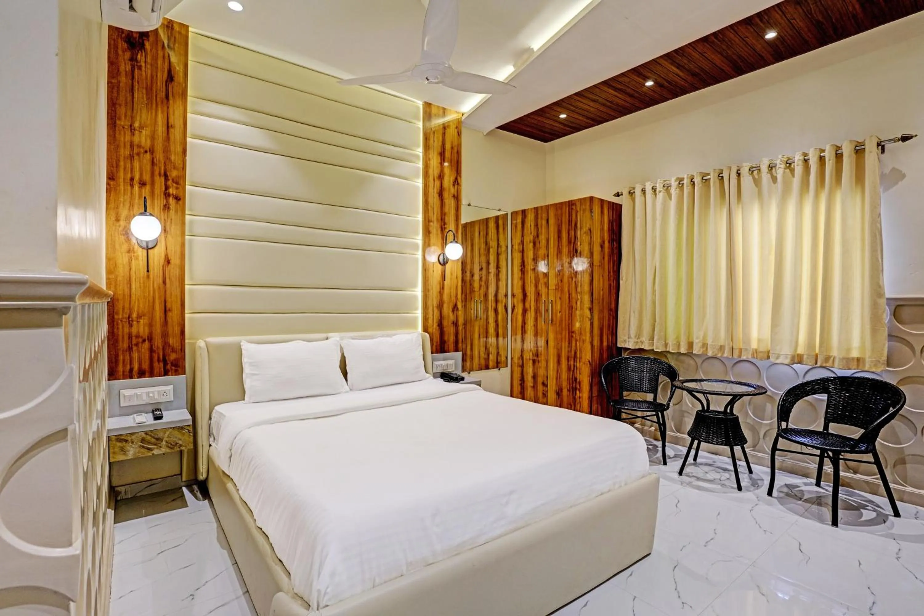 Bedroom in Collection O Palm Springs Beach Resort