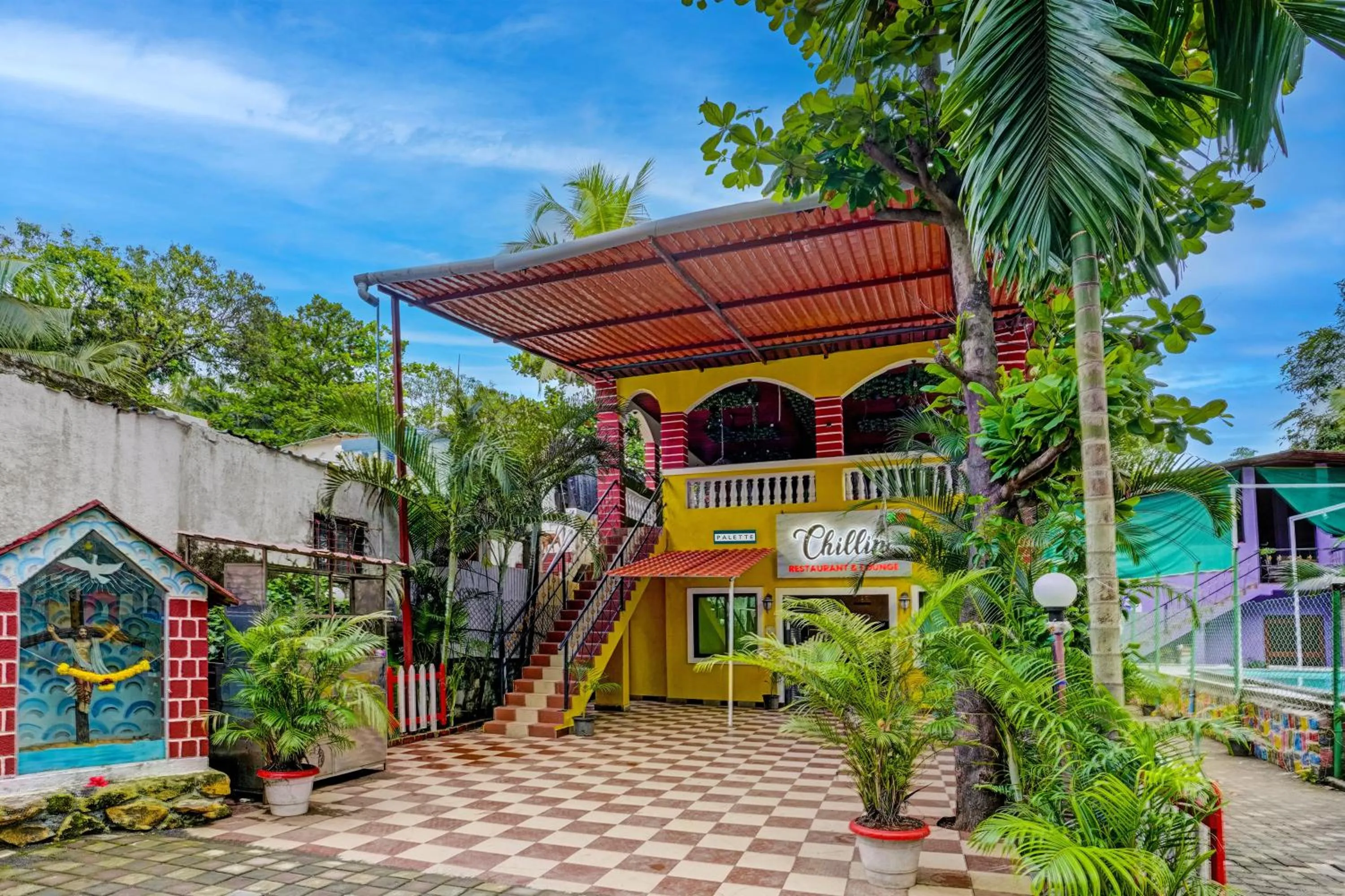 Facade/entrance, Property Building in Collection O Palm Springs Beach Resort