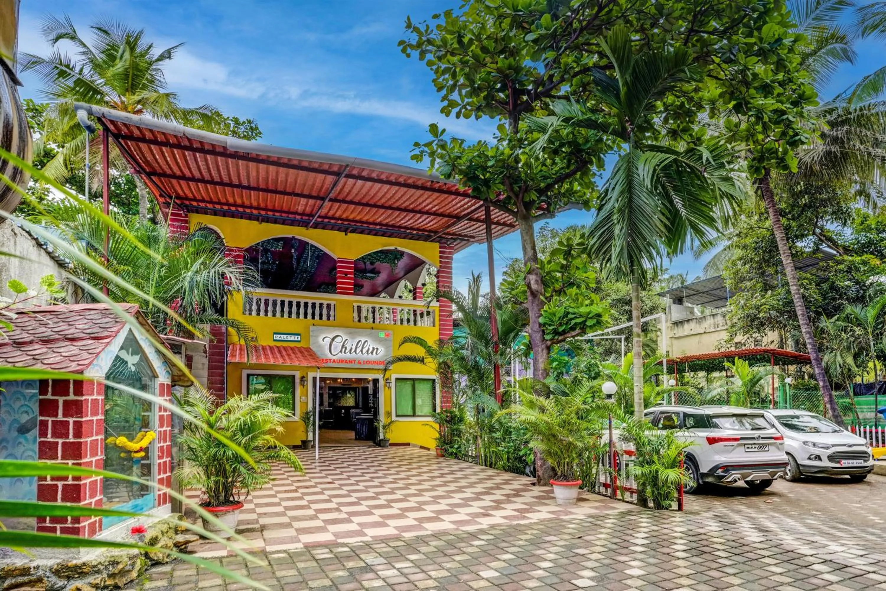 Facade/entrance, Property Building in Collection O Palm Springs Beach Resort