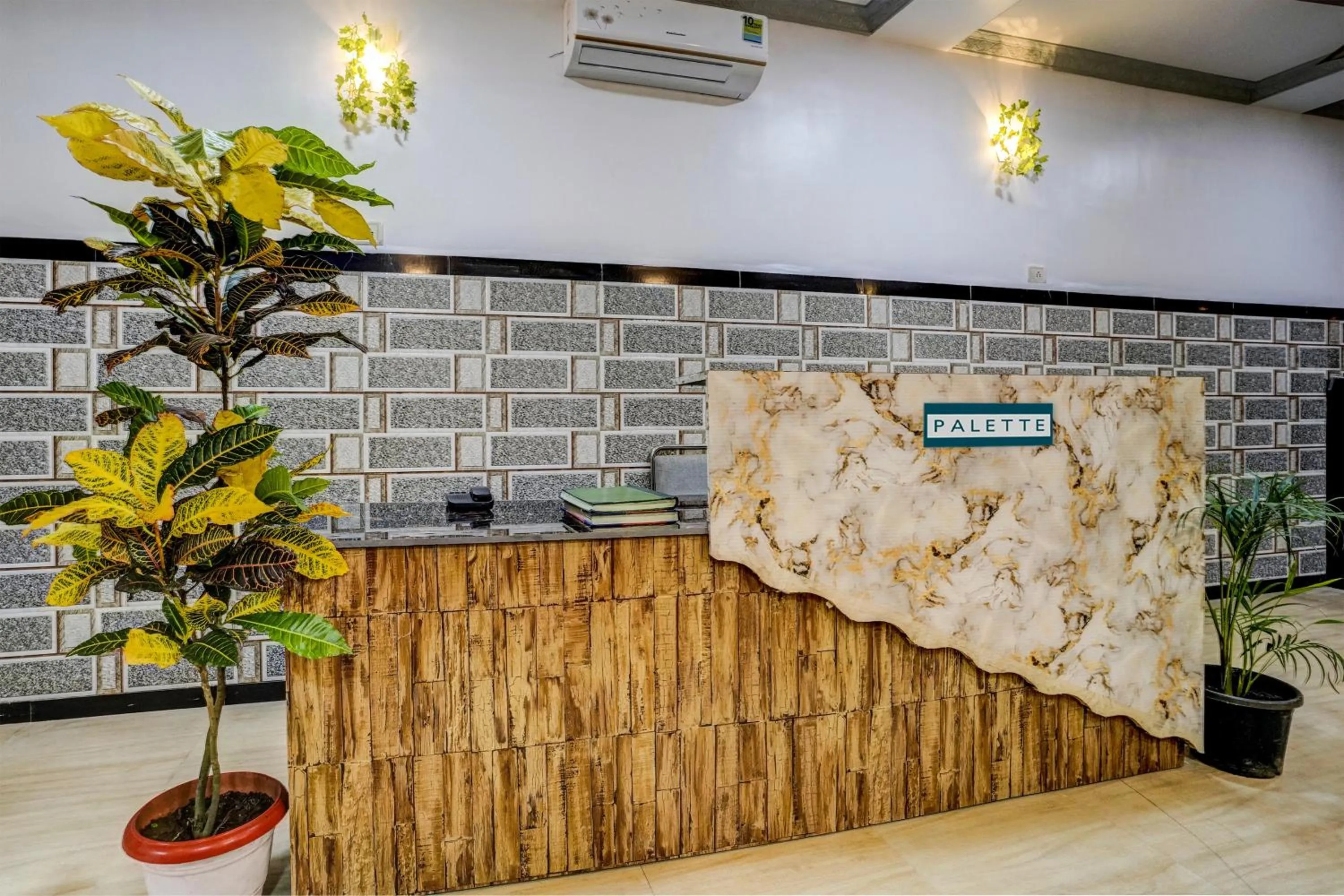 Lobby or reception in Collection O Palm Springs Beach Resort