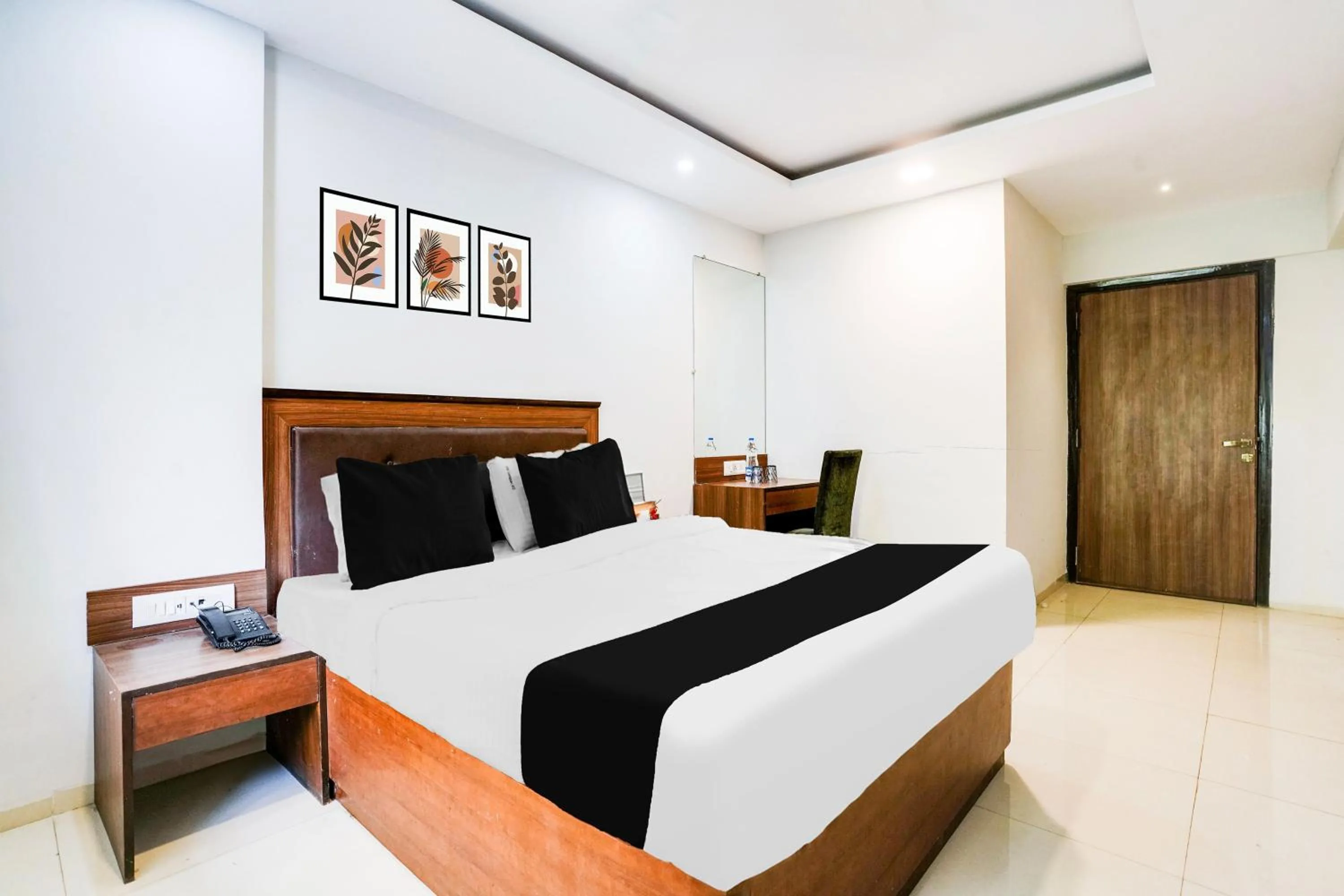 Bedroom, Bed in Super Townhouse Marol Near Mumbai Airport