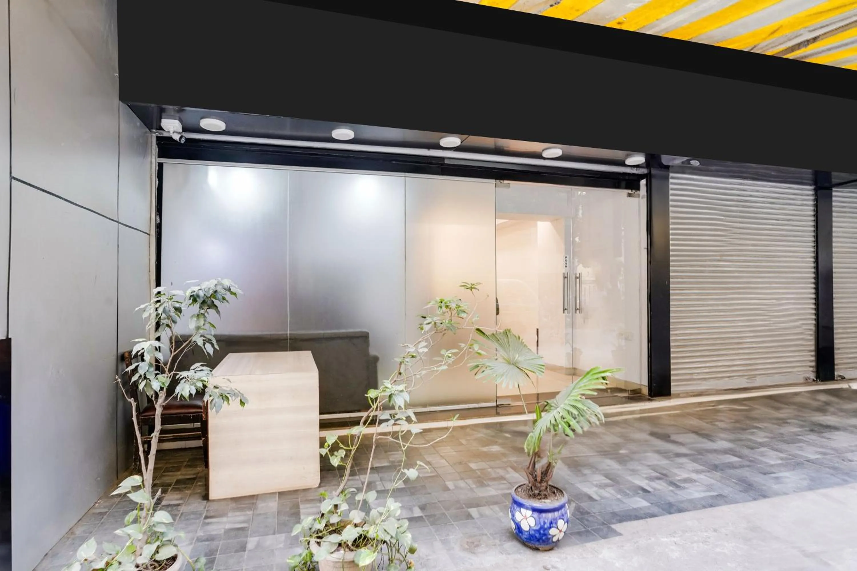 Facade/entrance in Super Townhouse Marol Near Mumbai Airport