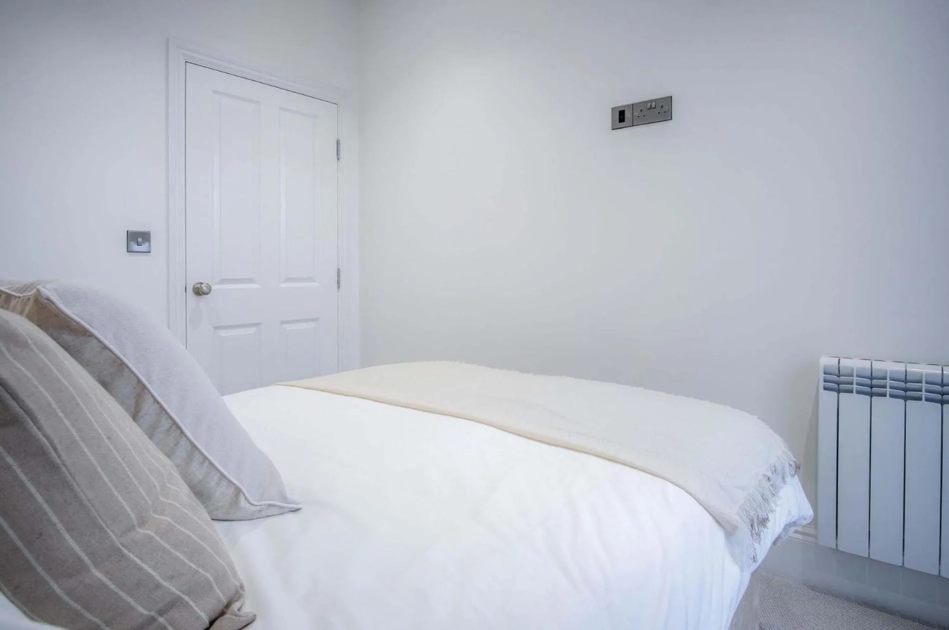 Floor plan, Bed in No 4 Croft House - Luxury 2 Bed Apartment - Tenby