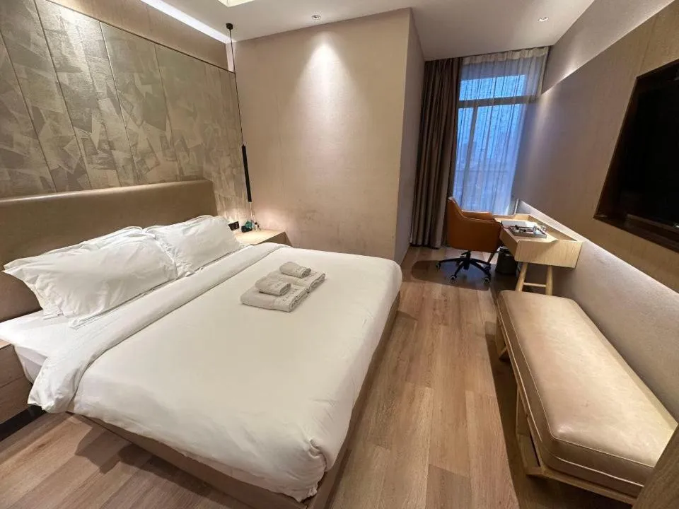 Bed in SF HOTEL Penthouse Residences