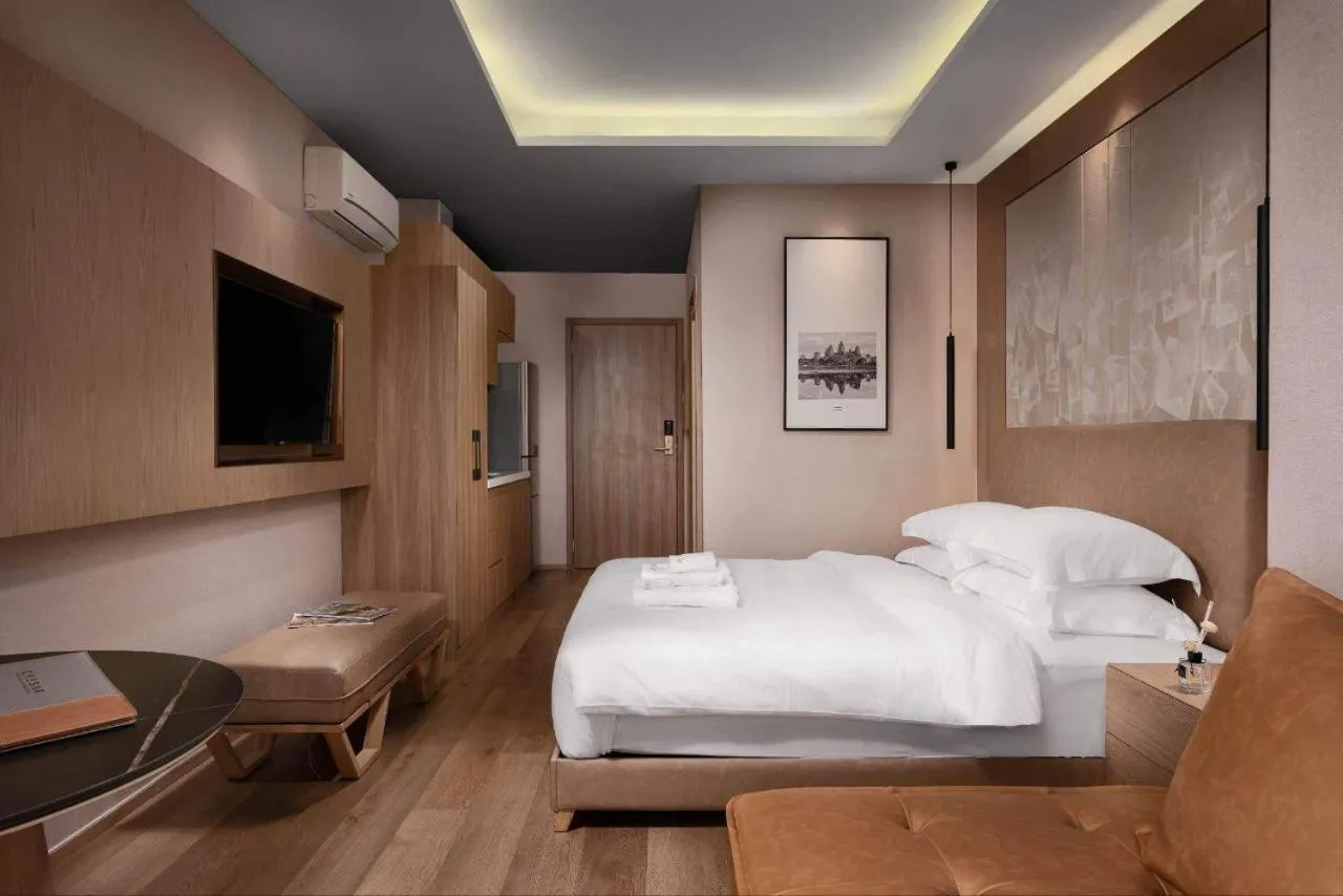 Bed in SF HOTEL Penthouse Residences