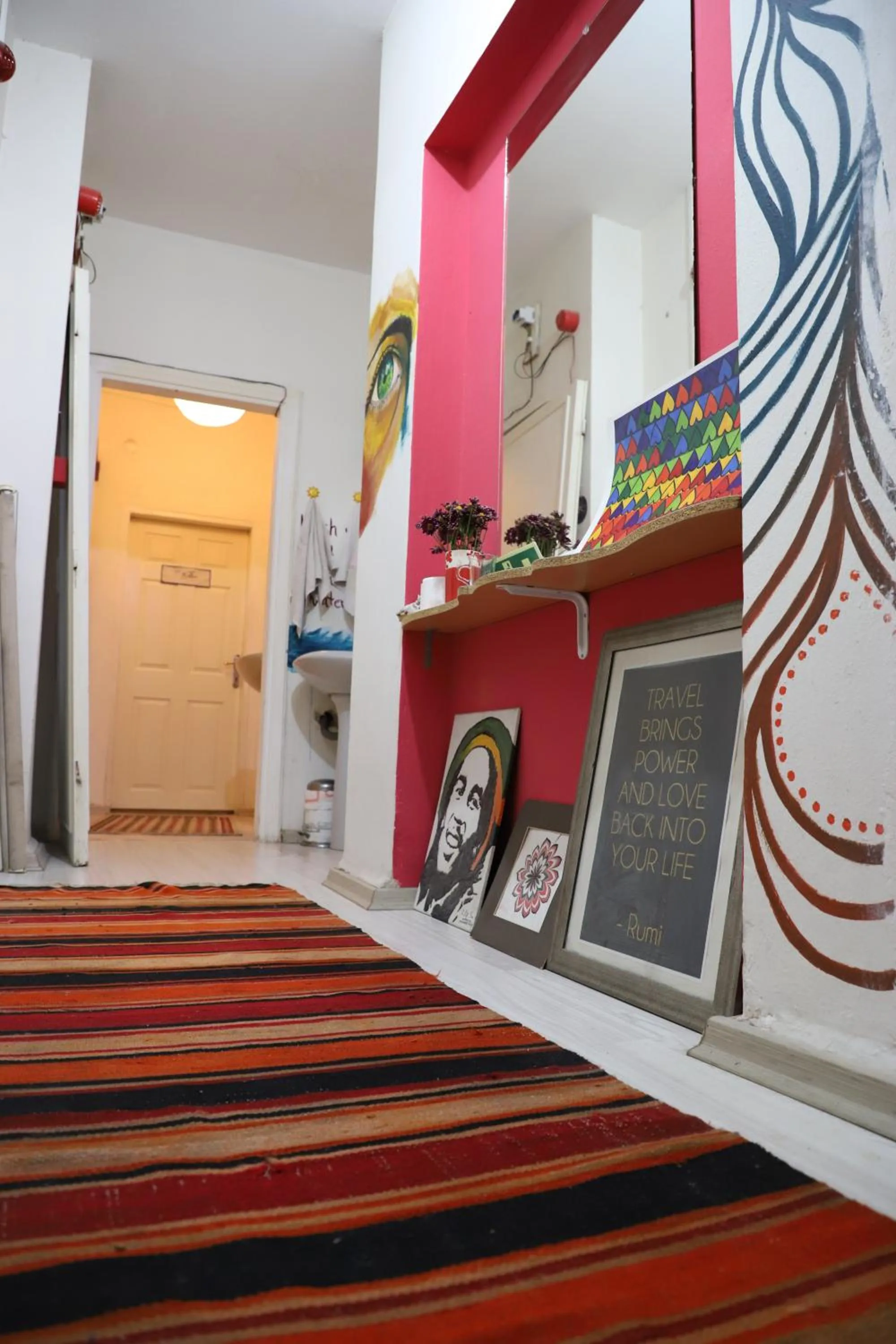 Decorative detail in Shantihome