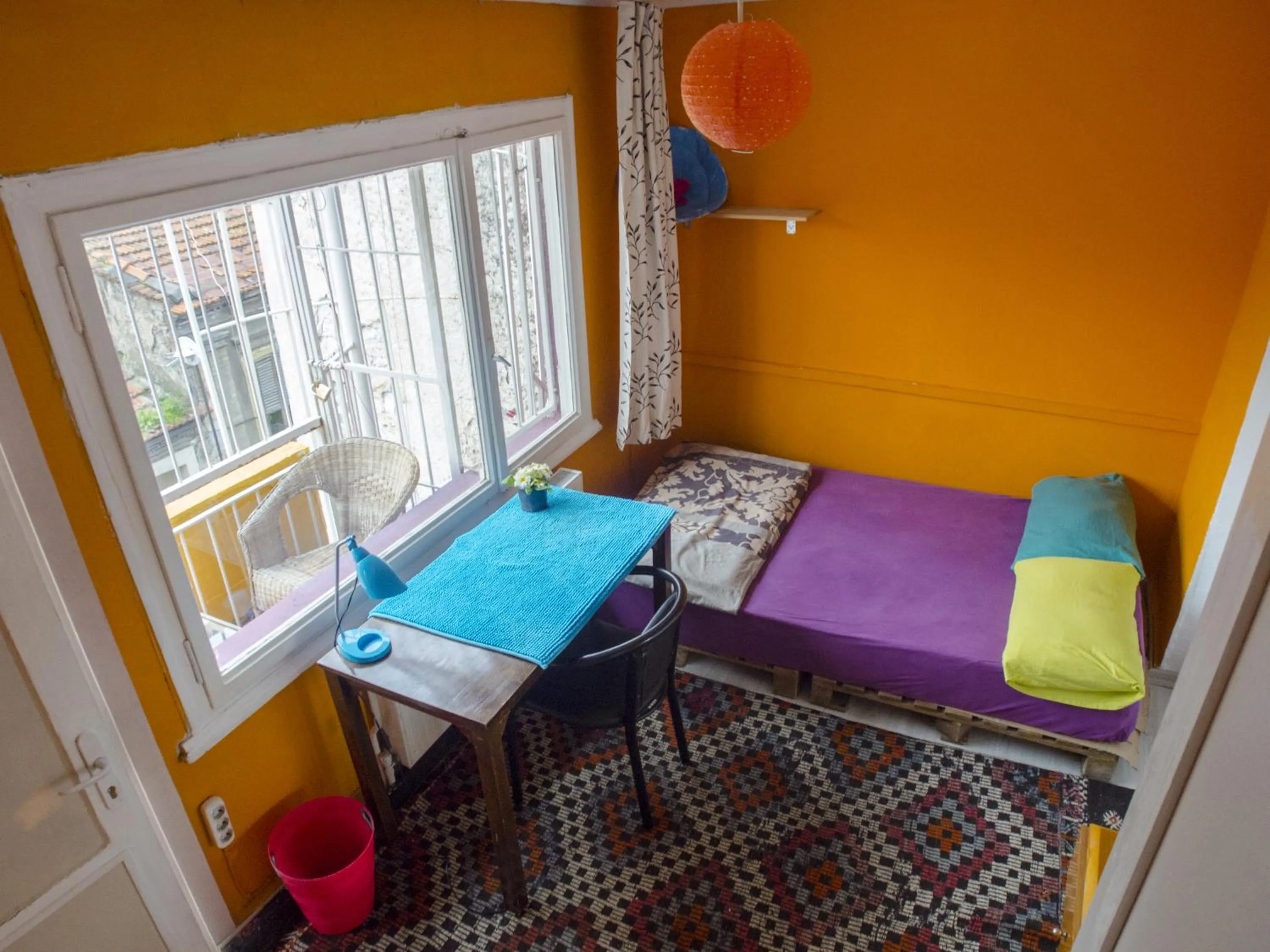 cot, Bed in Shantihome