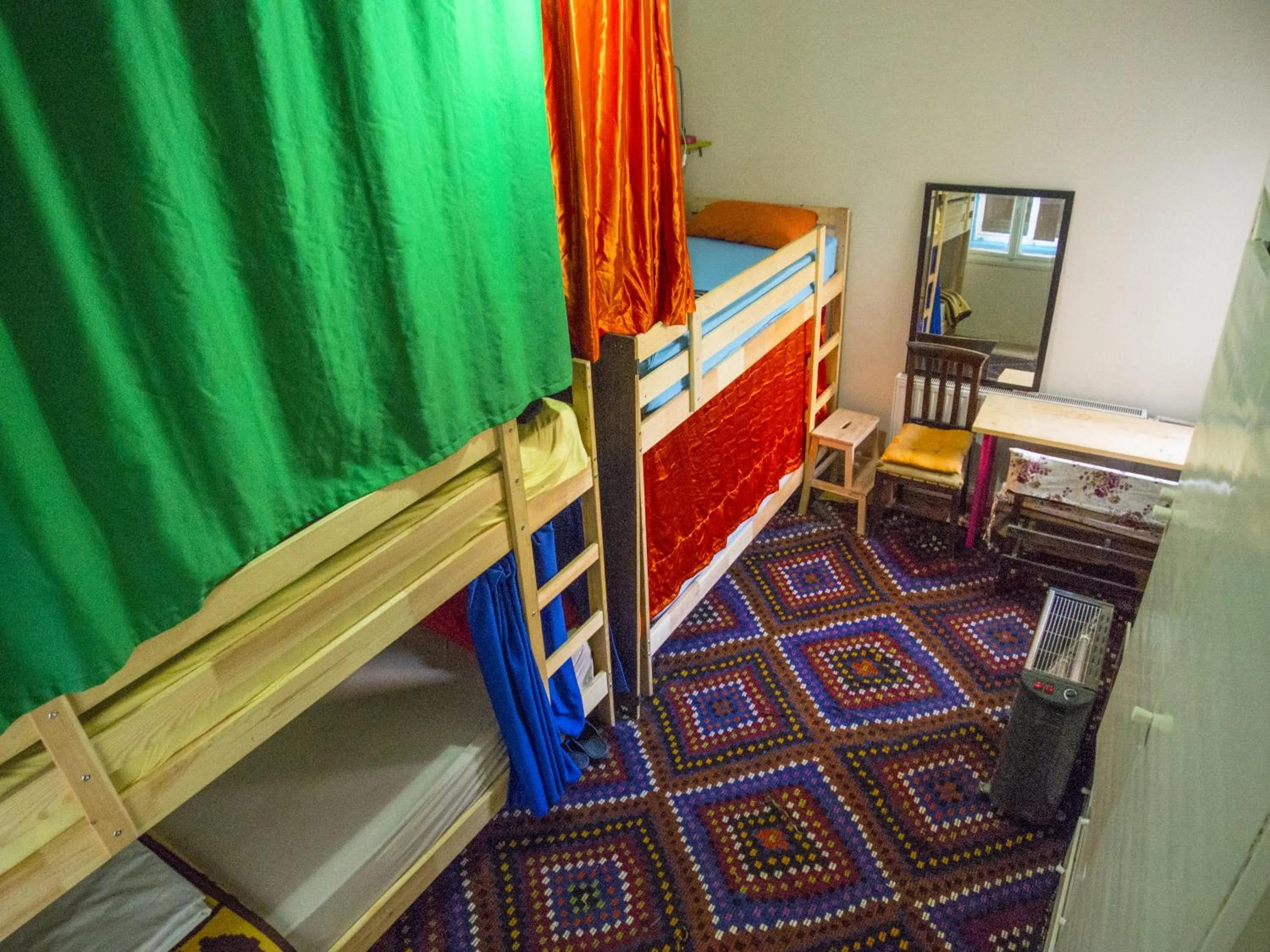 Photo of the whole room, Bed in Shantihome