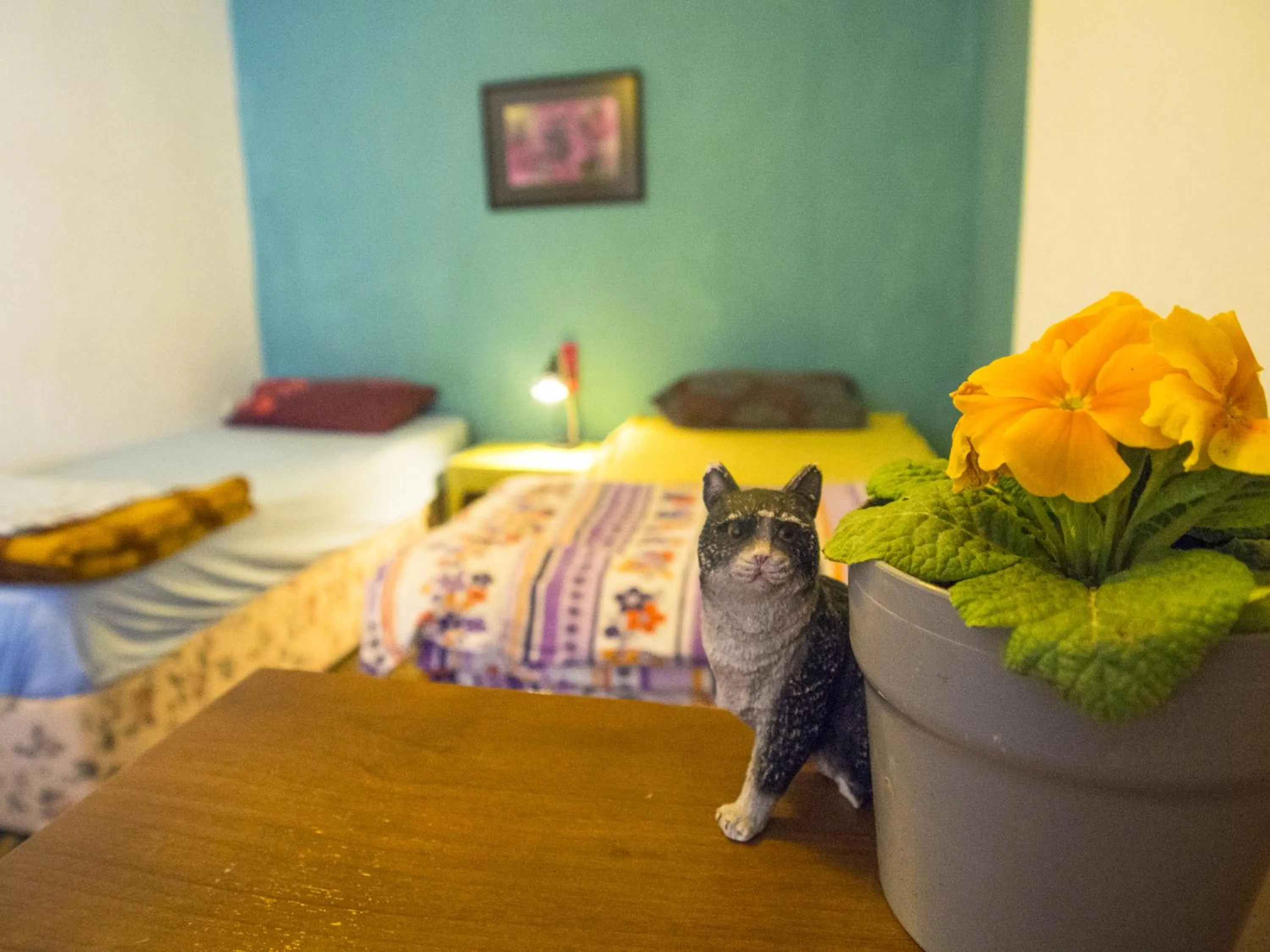 Photo of the whole room, Bed in Shantihome