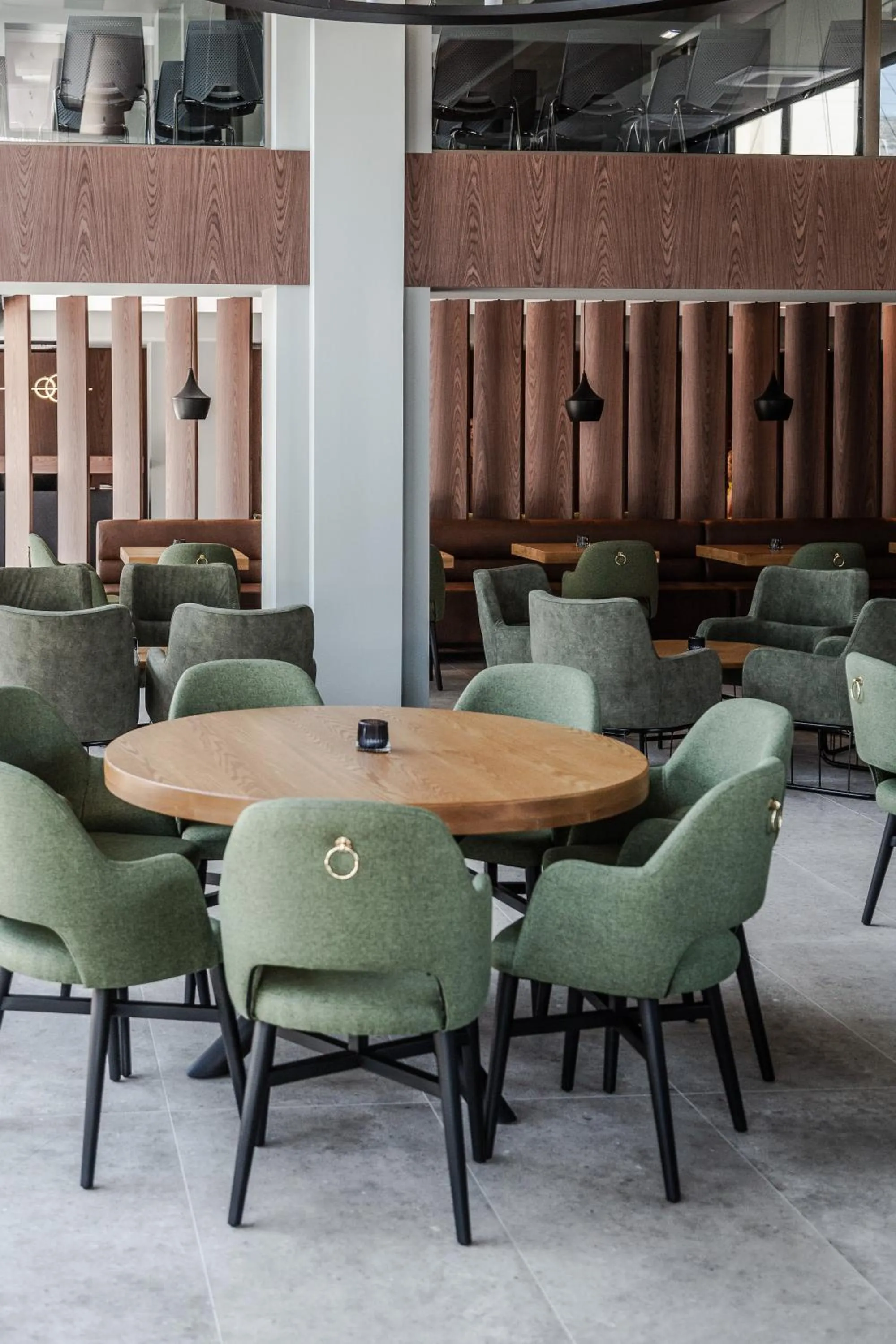 Restaurant/places to eat in Magnes Hotel