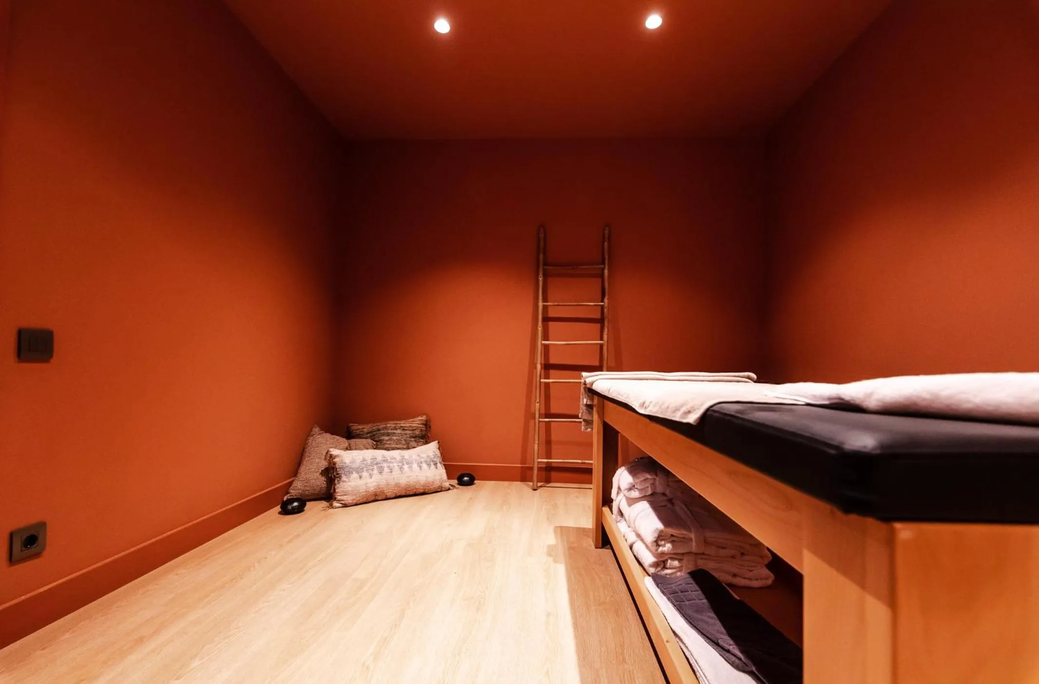 Spa and wellness centre/facilities, Bed in Magnes Hotel