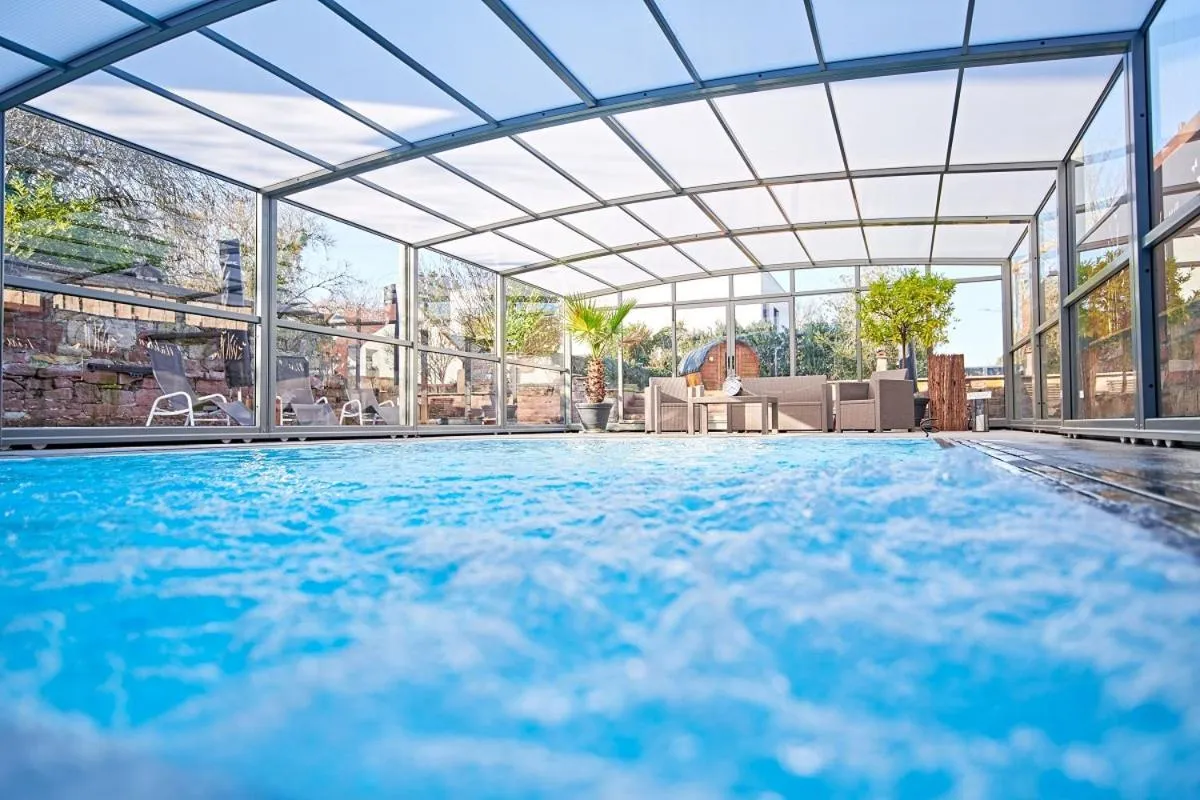 Swimming pool in Hotel zur Pfalz
