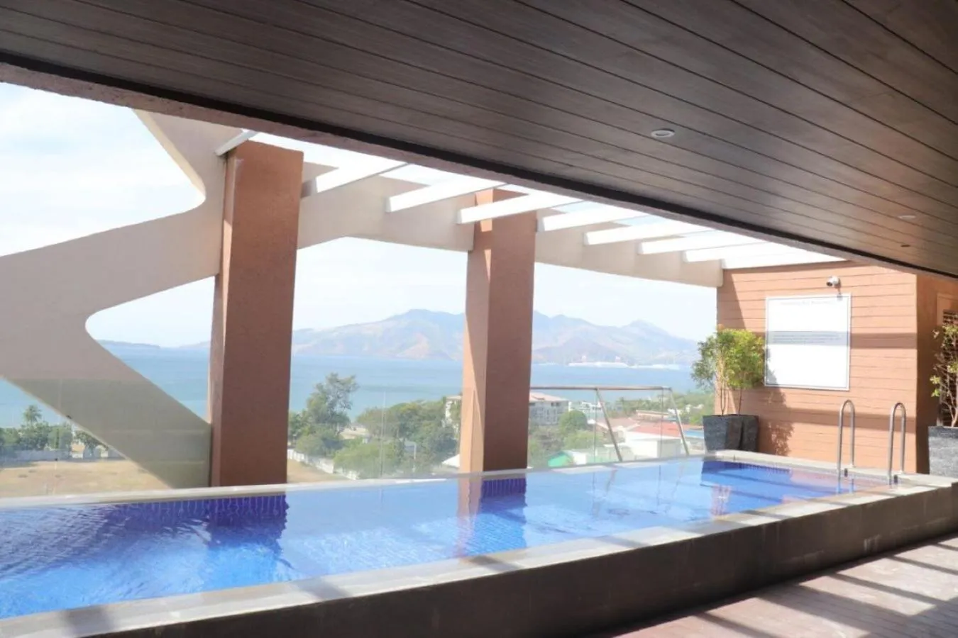 Day in The Aurora Subic Hotel Managed By HII