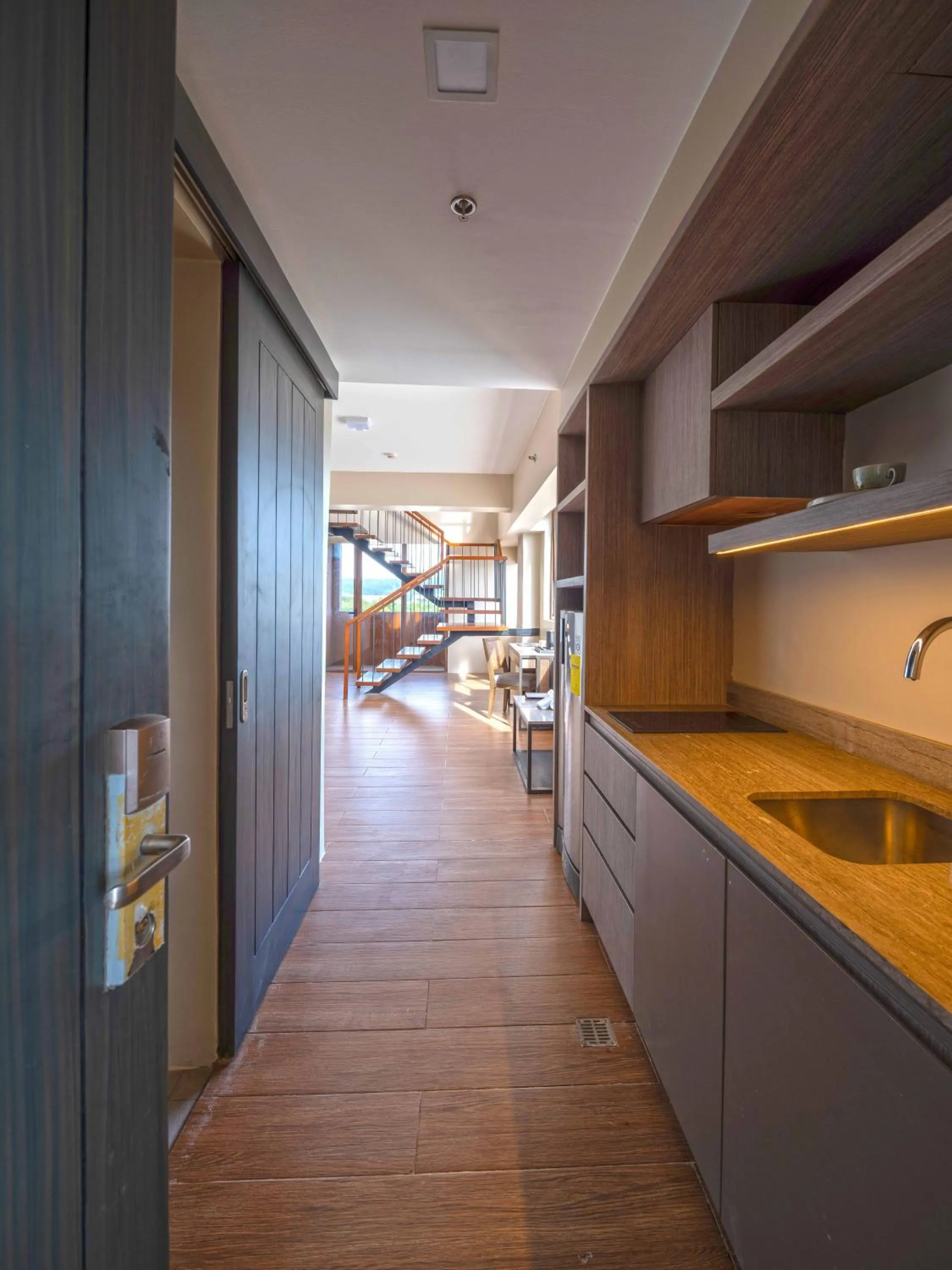 Shower in The Aurora Subic Hotel Managed By HII