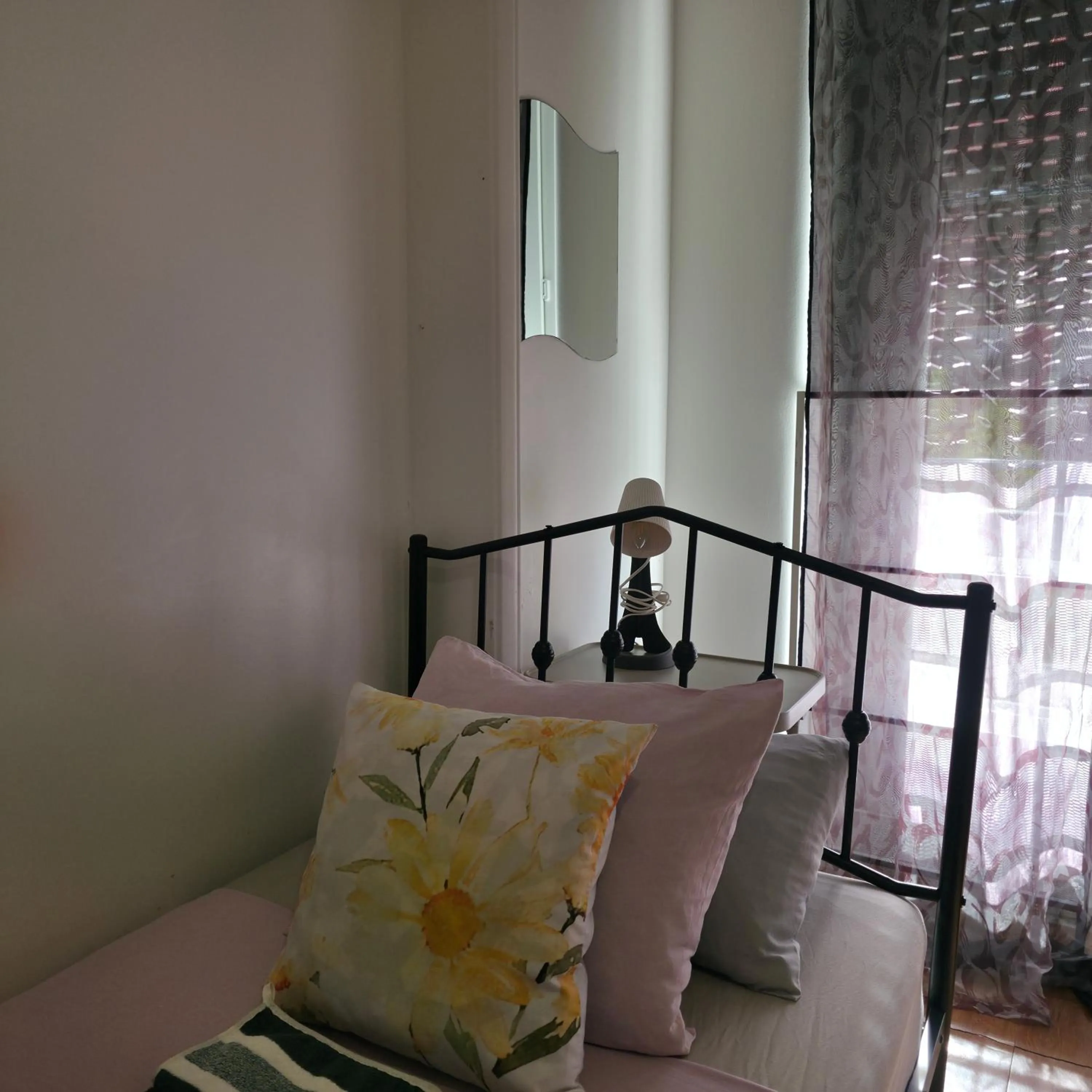 Bed in Mini Hostel in Lisbon