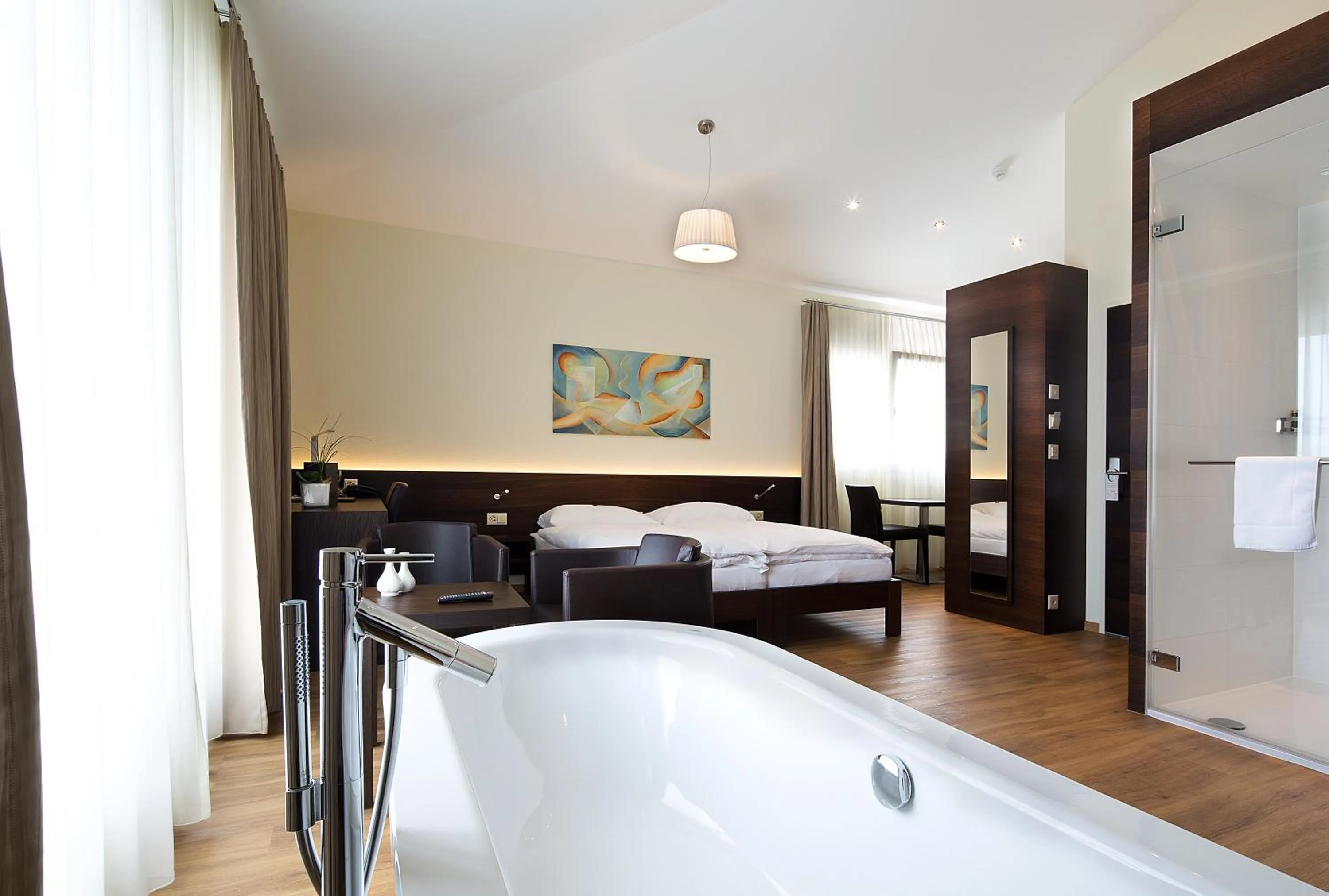 Shower, Bed in Hôtel Glanis