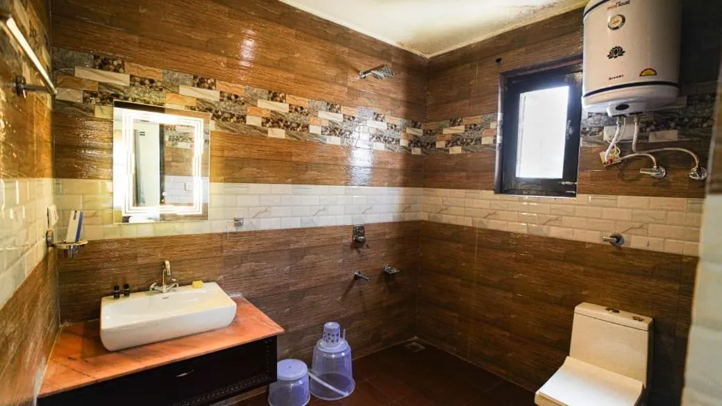 Toilet in Maharastra Bhavan Atithi Grah