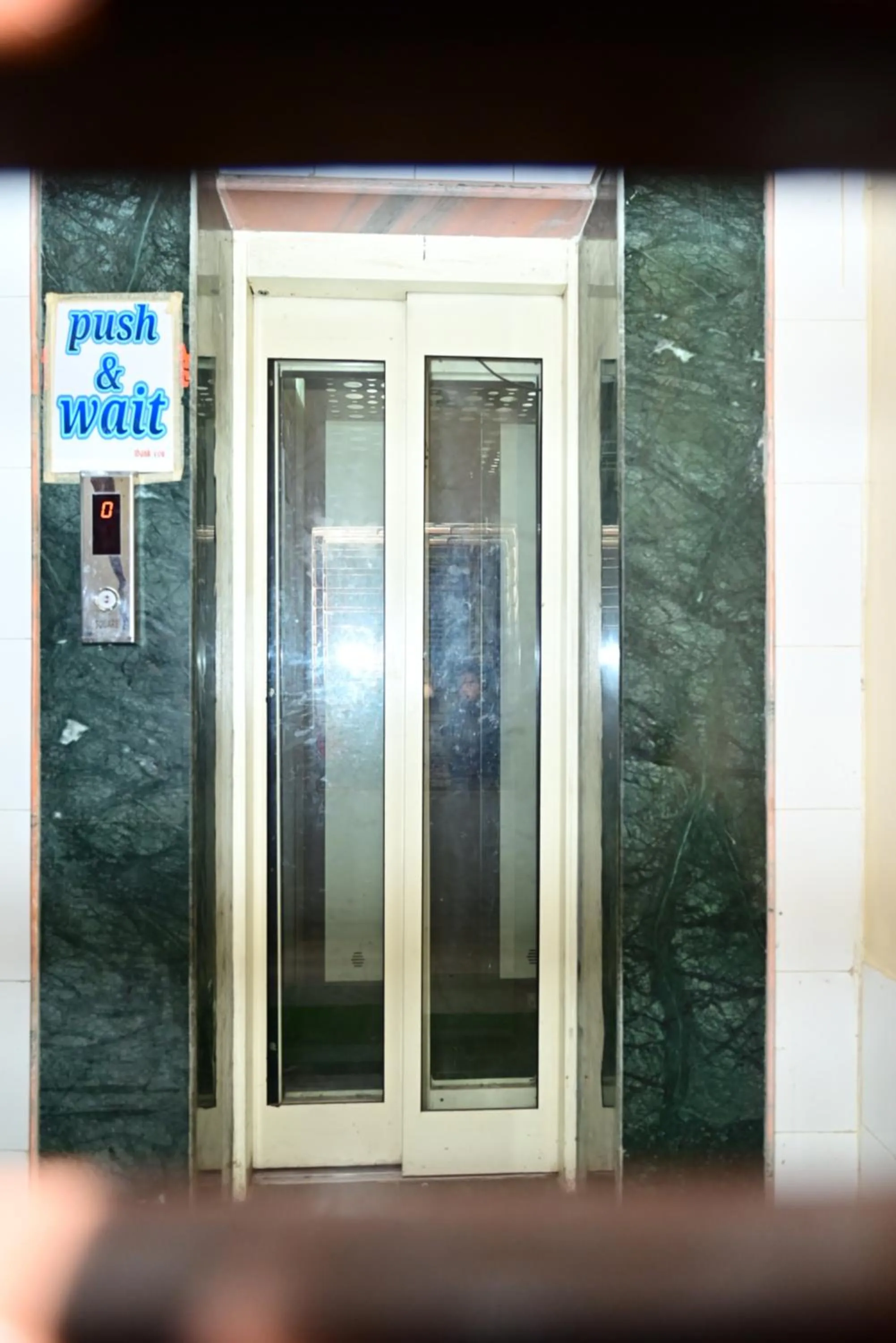 elevator in Maharastra Bhavan Atithi Grah