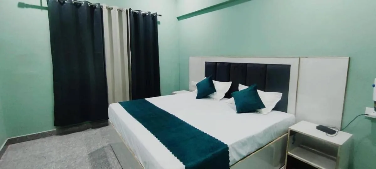 Bed in Maharastra Bhavan Atithi Grah