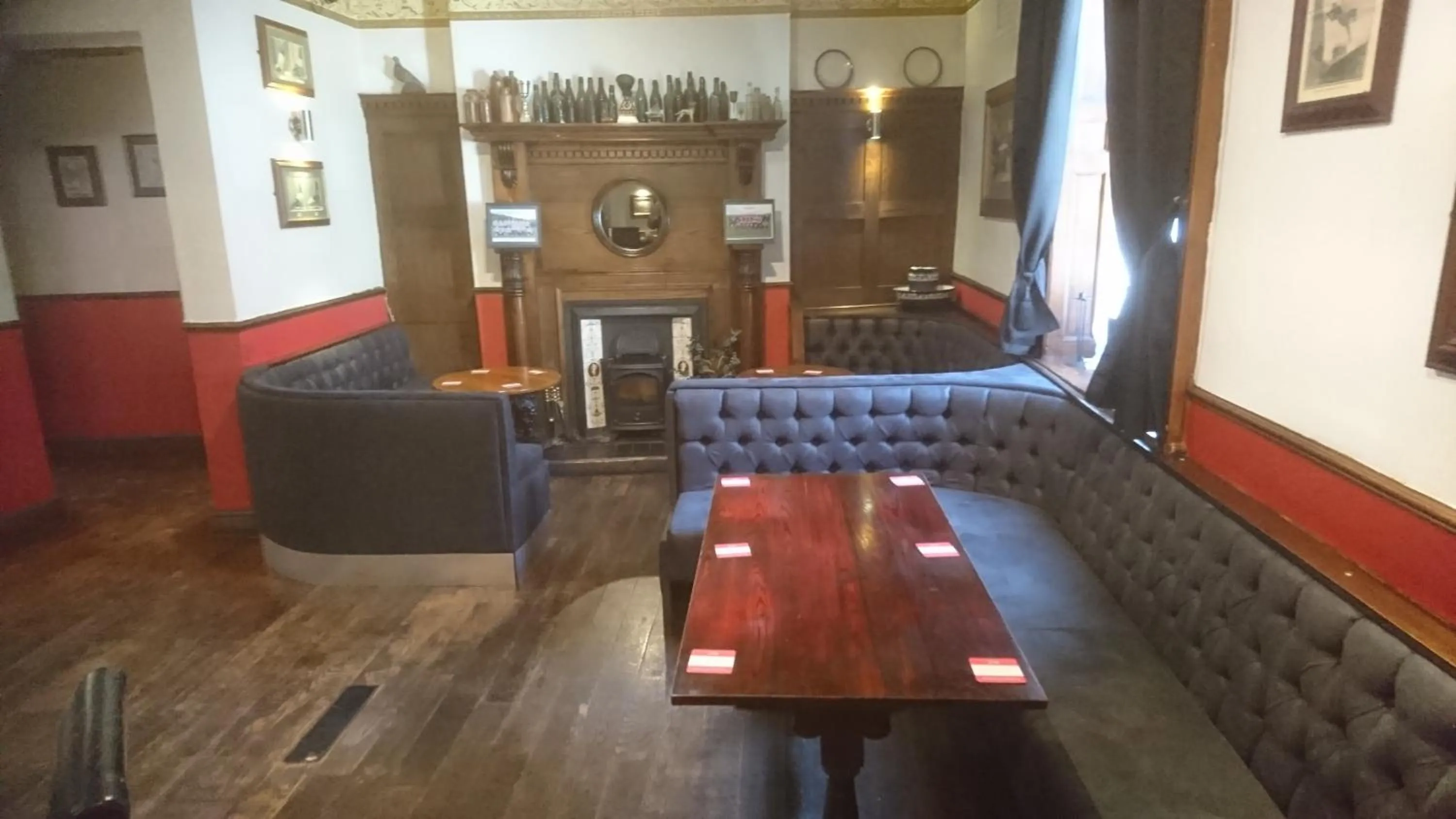 Lounge or bar in The King's Head Hotel