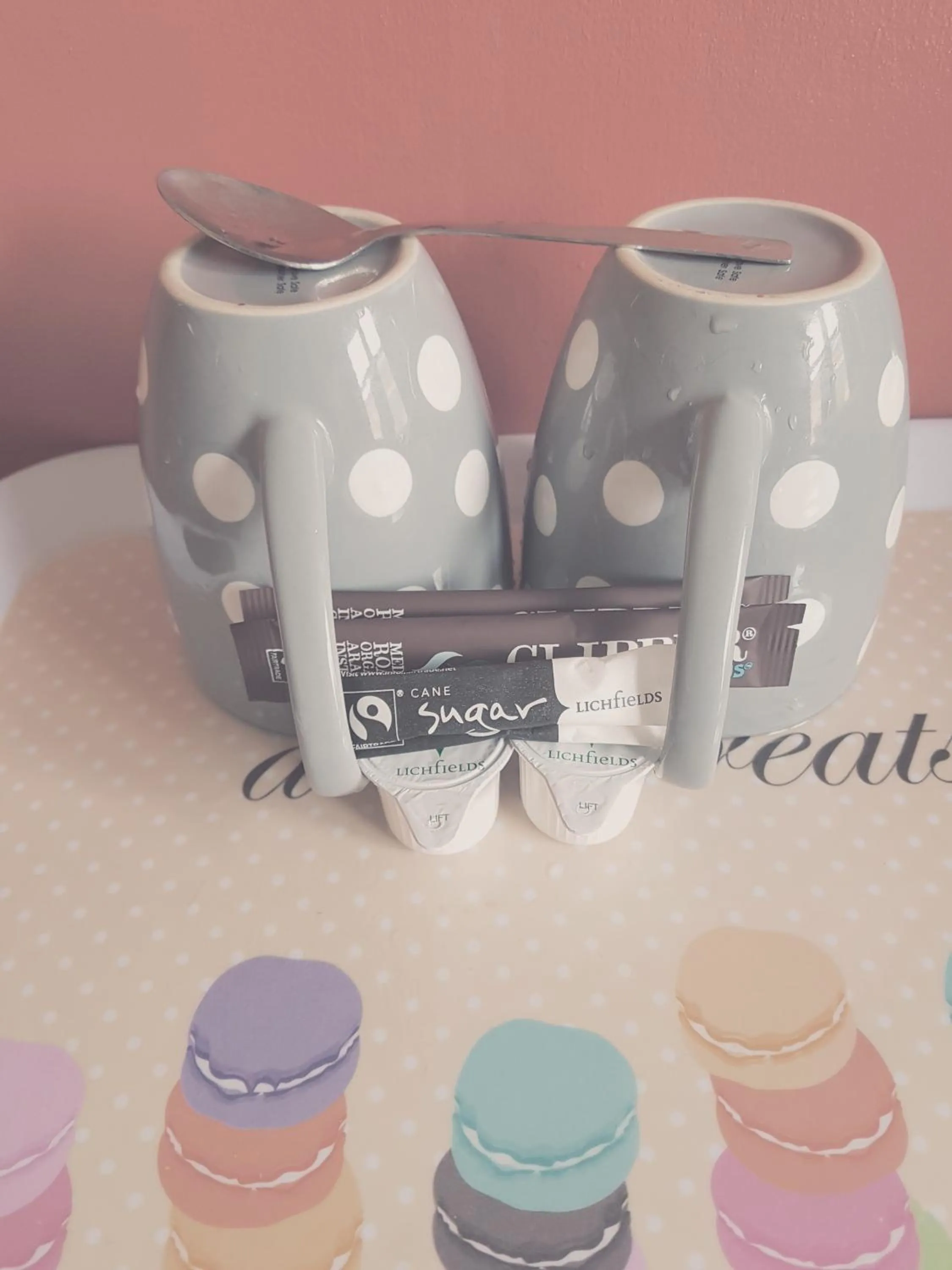 Coffee/tea facilities in The King's Head Hotel