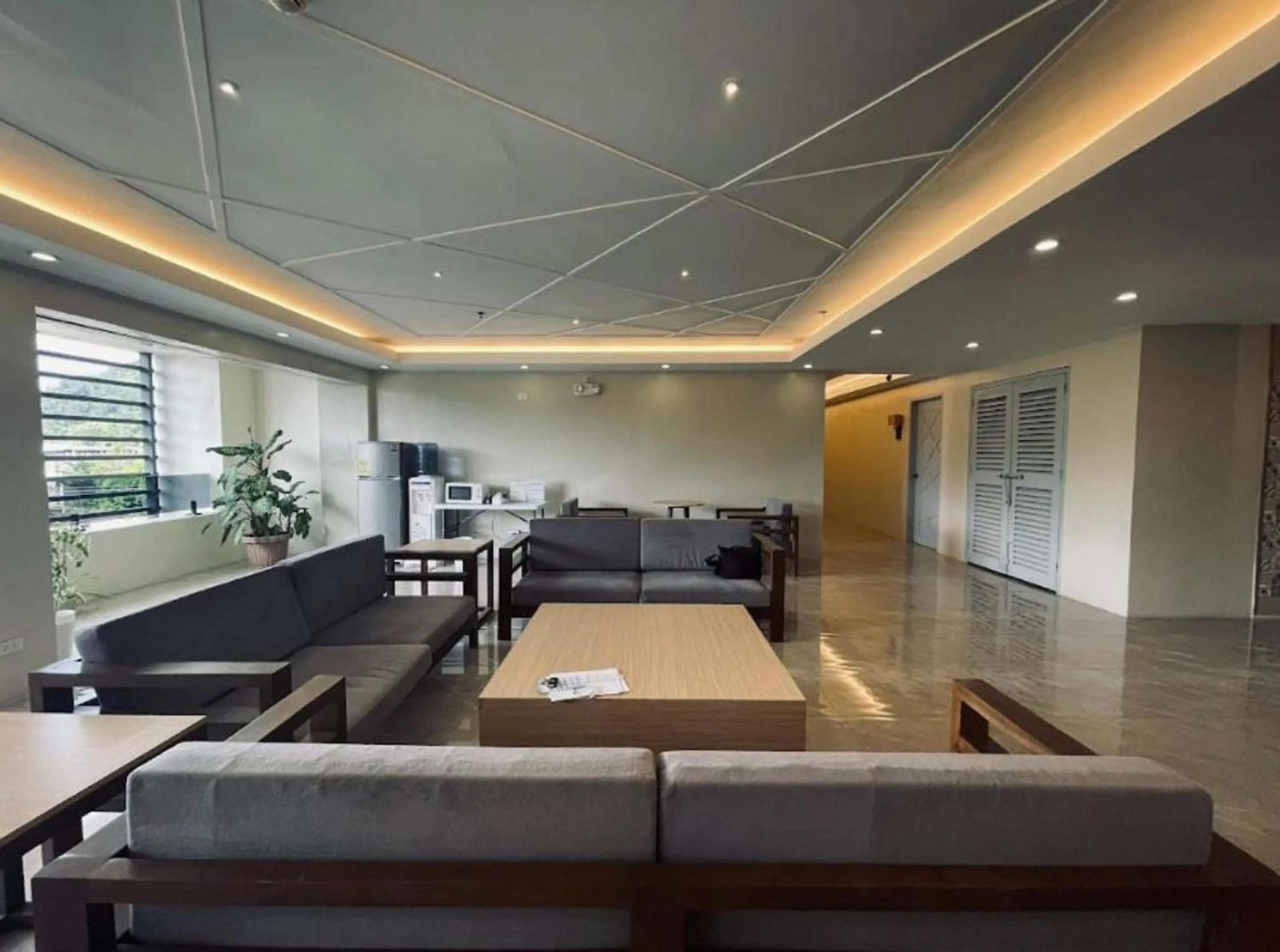 Seating area in Daraga Tourist Inn