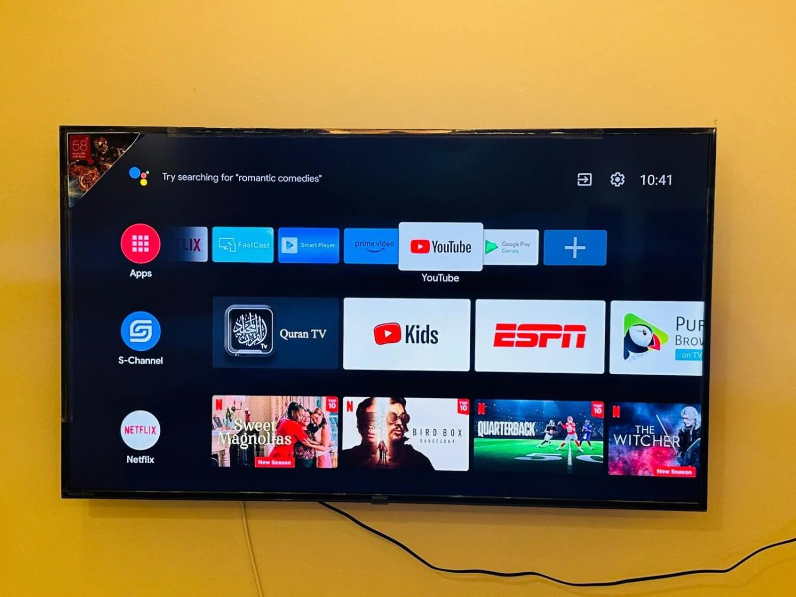 TV and multimedia in Holidazzle Lodge Islamabad