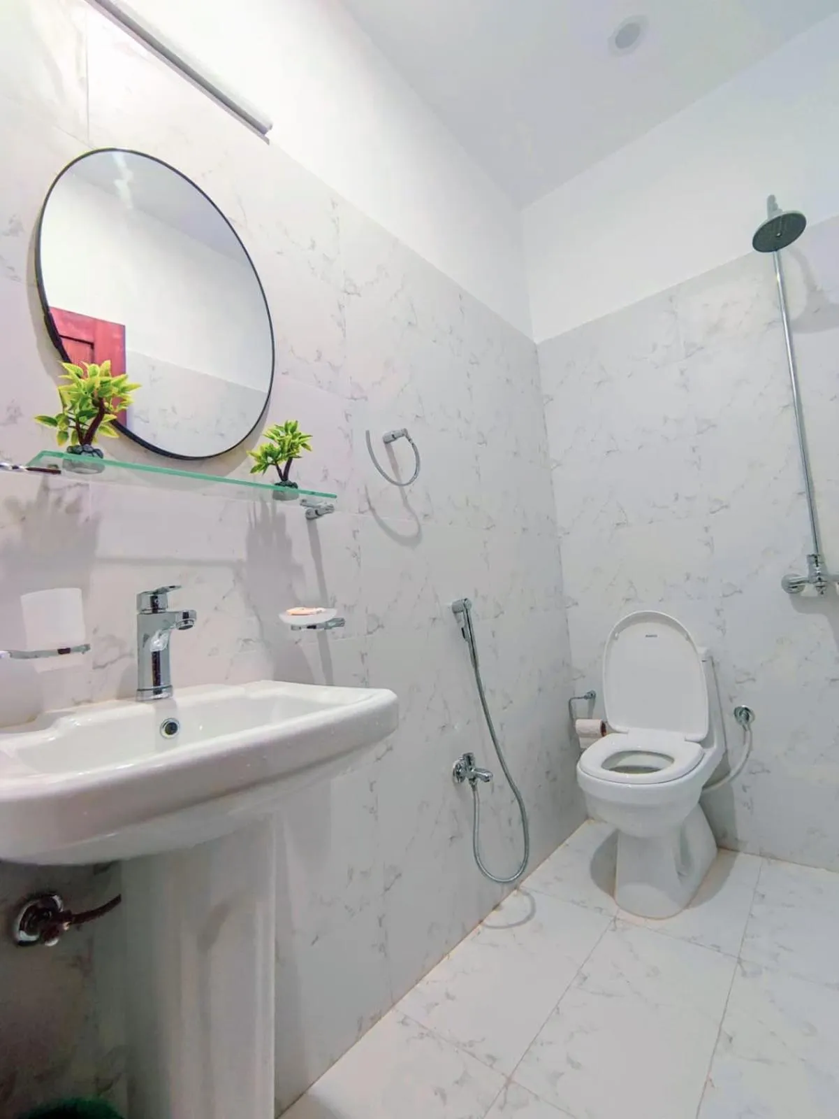 Shower in Holidazzle Lodge Islamabad