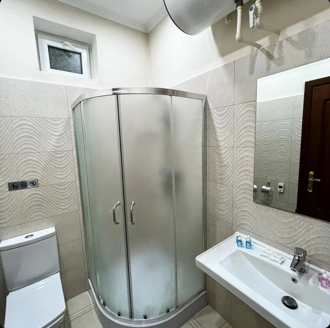 Shower in AL ARDA HYATT