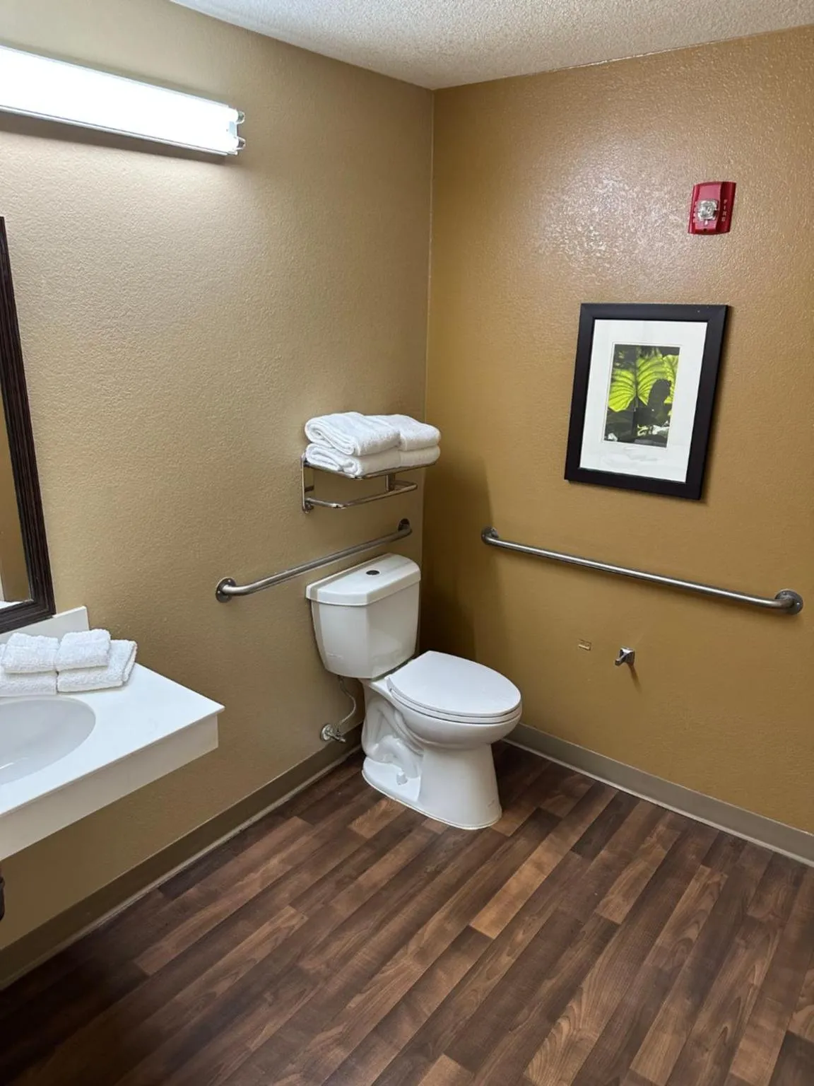 Other in HomeTowne Studios by Red Roof Southfield