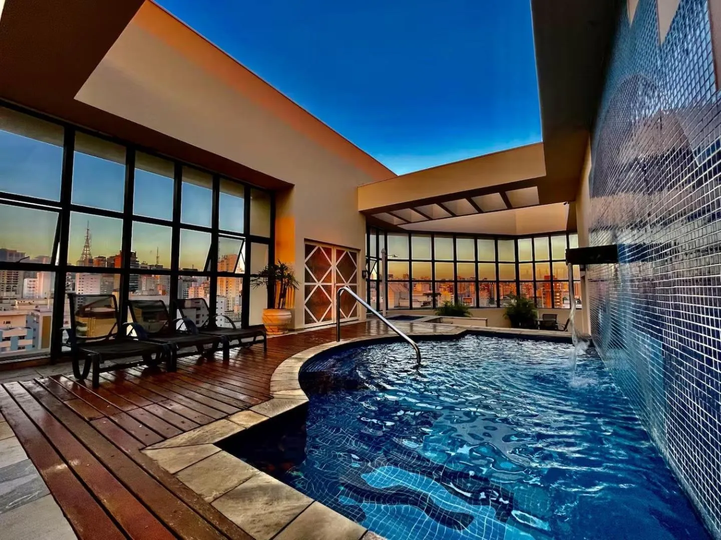 City view in Ninety Hotel - Flat completo - Alameda Lorena - Jardins