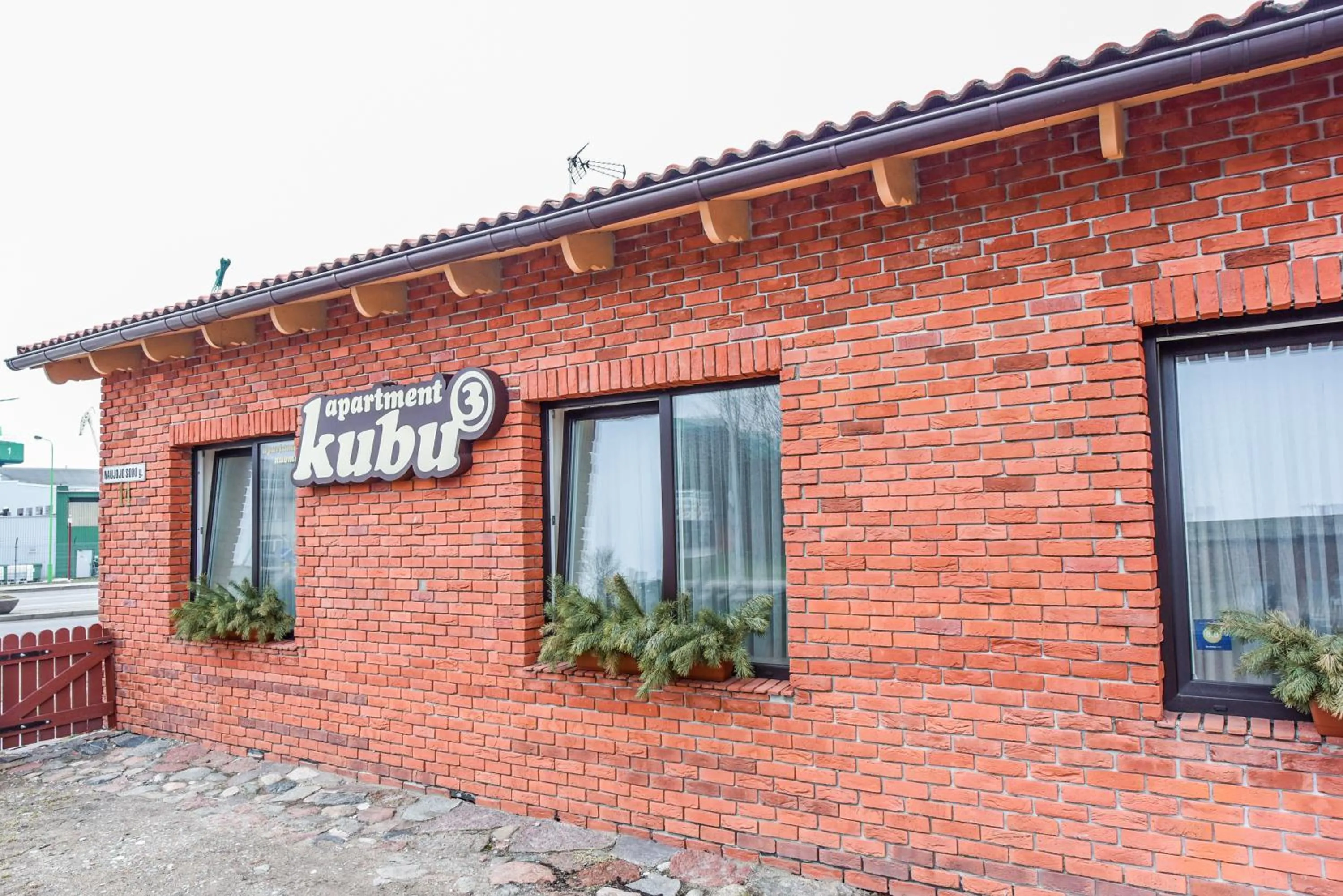 Kubu Apartment