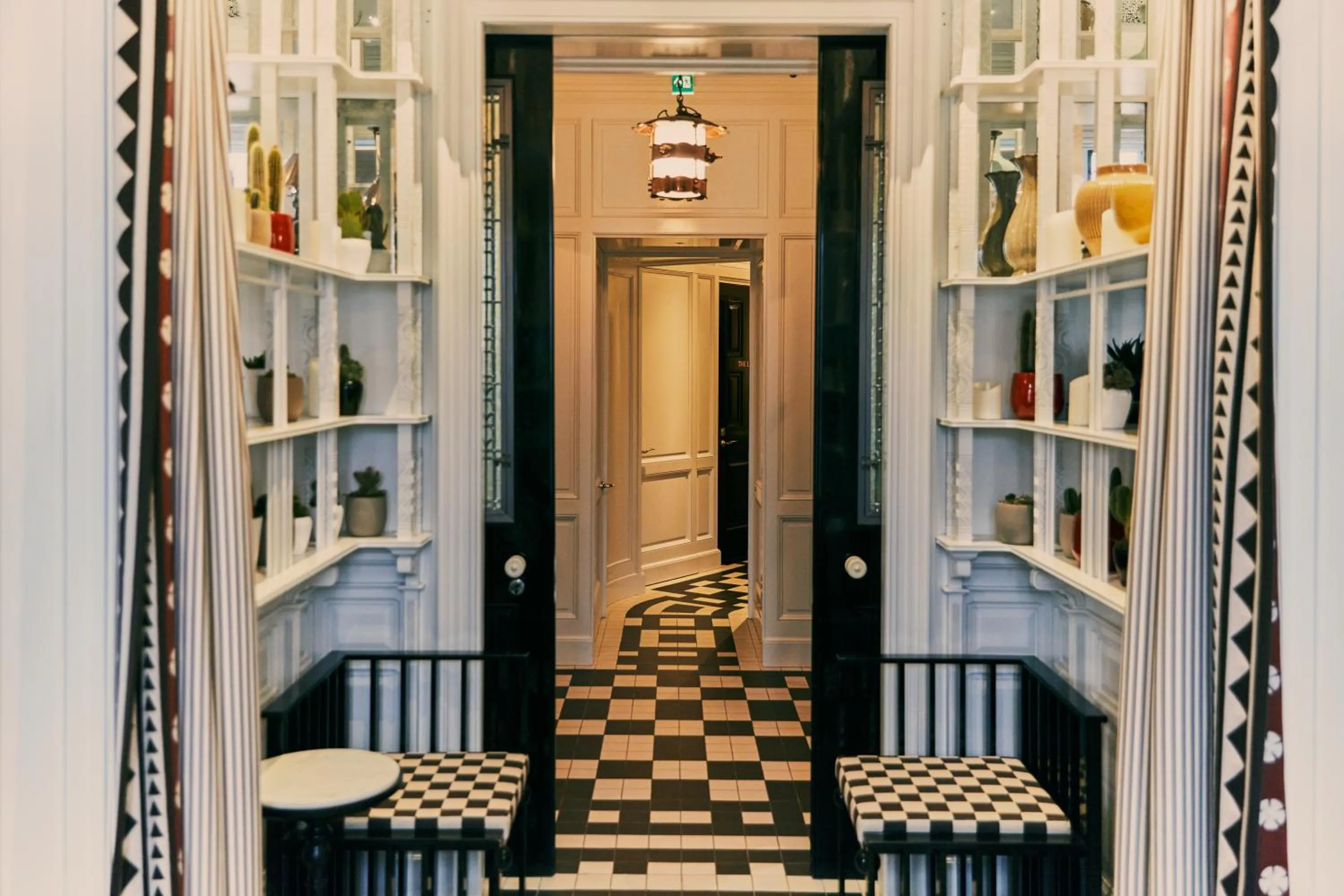 Restaurant/places to eat in At Sloane