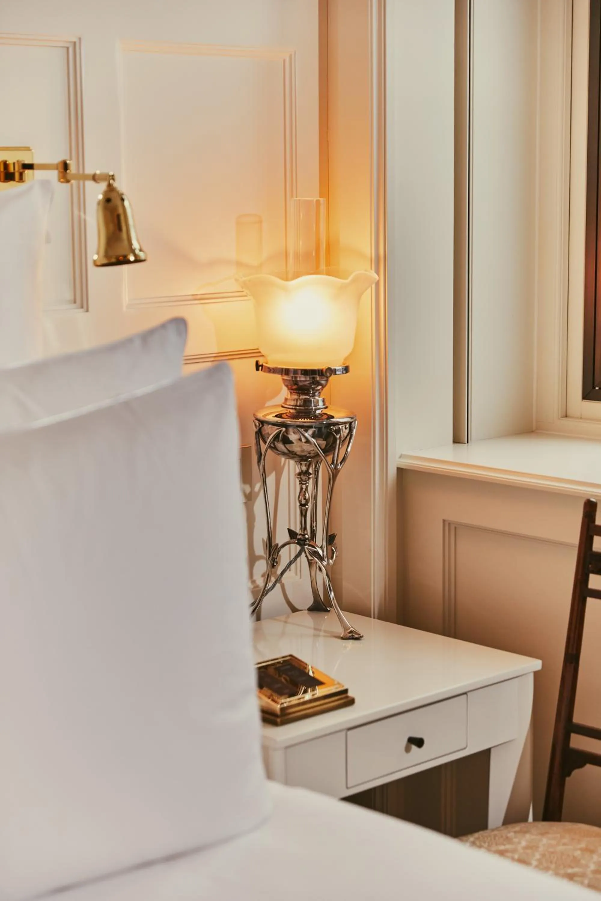 Decorative detail, Bed in At Sloane