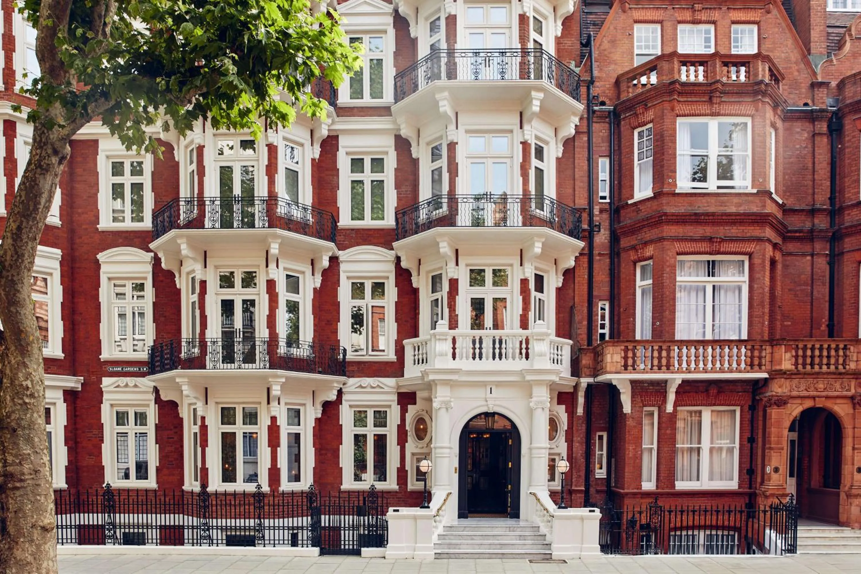 Property building in At Sloane