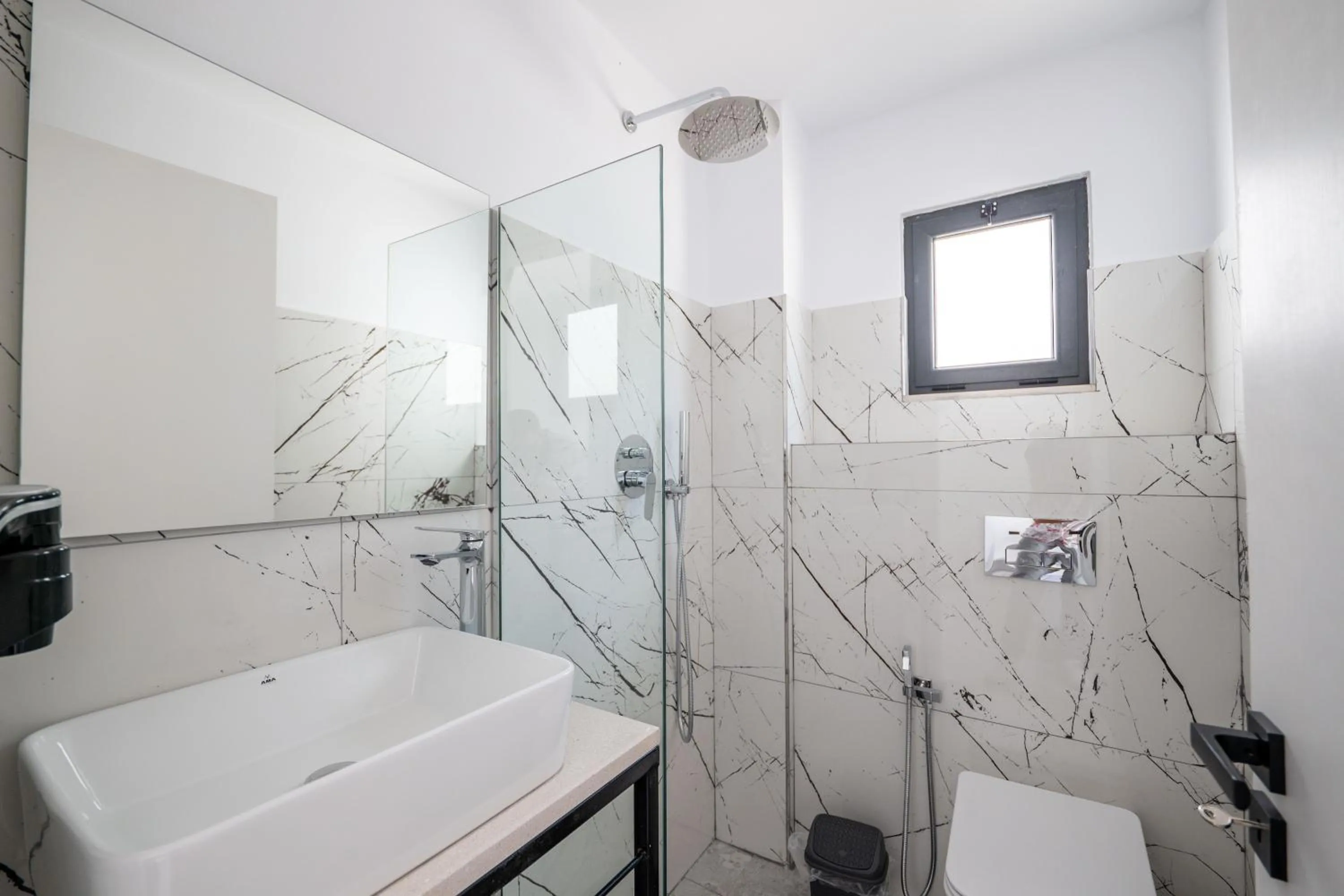 Shower in Sunset Aparthotel