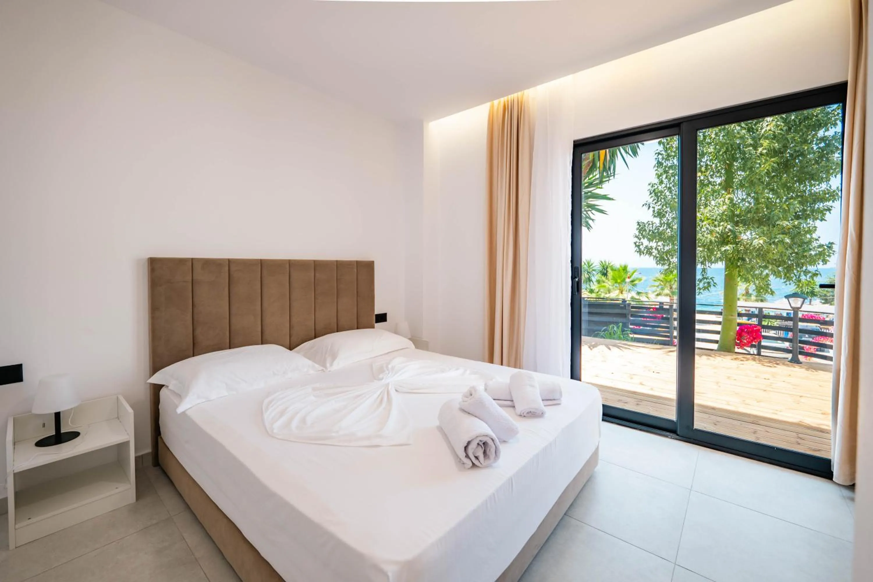 Bed in Sunset Aparthotel