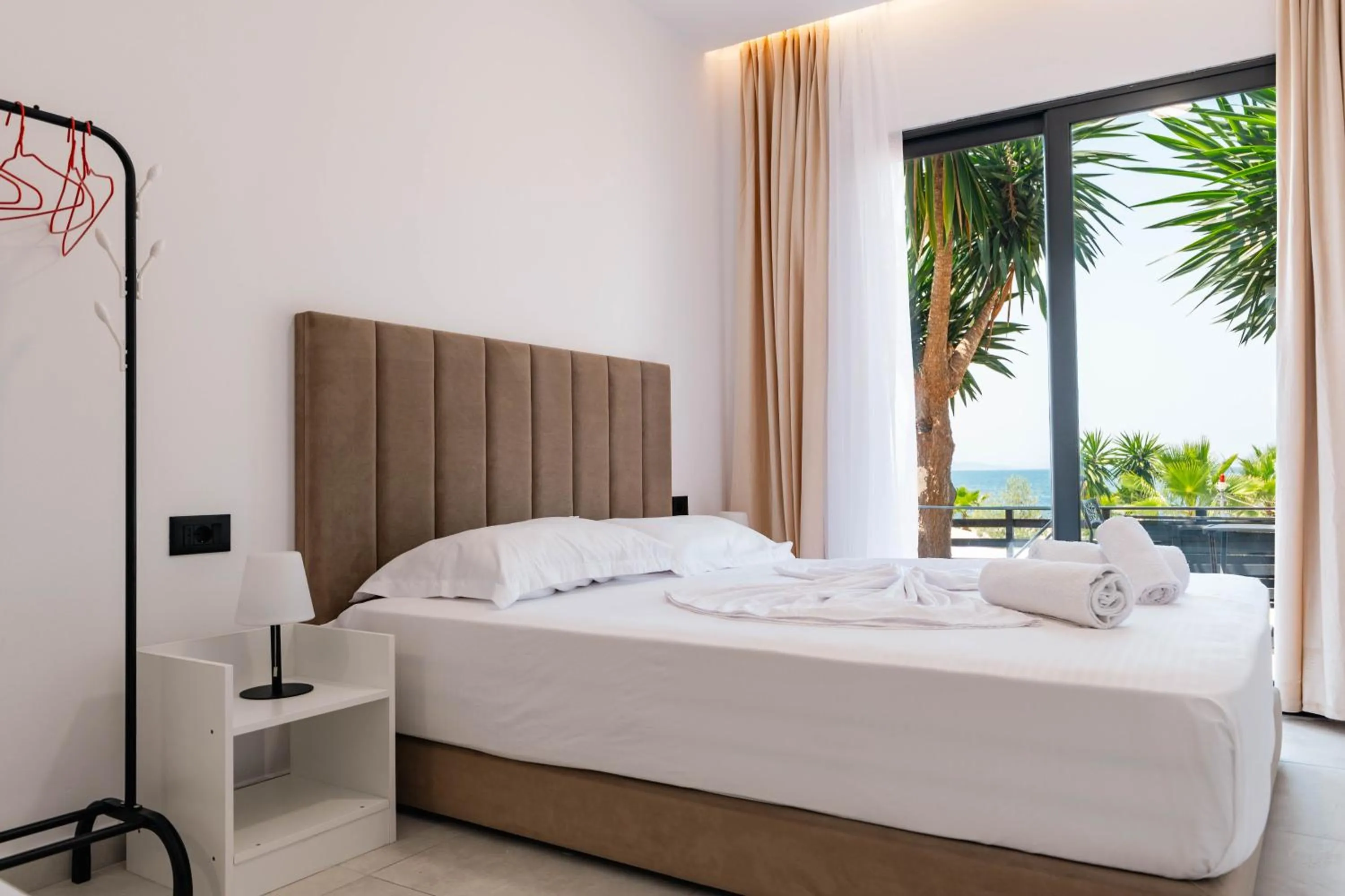 Bed in Sunset Aparthotel