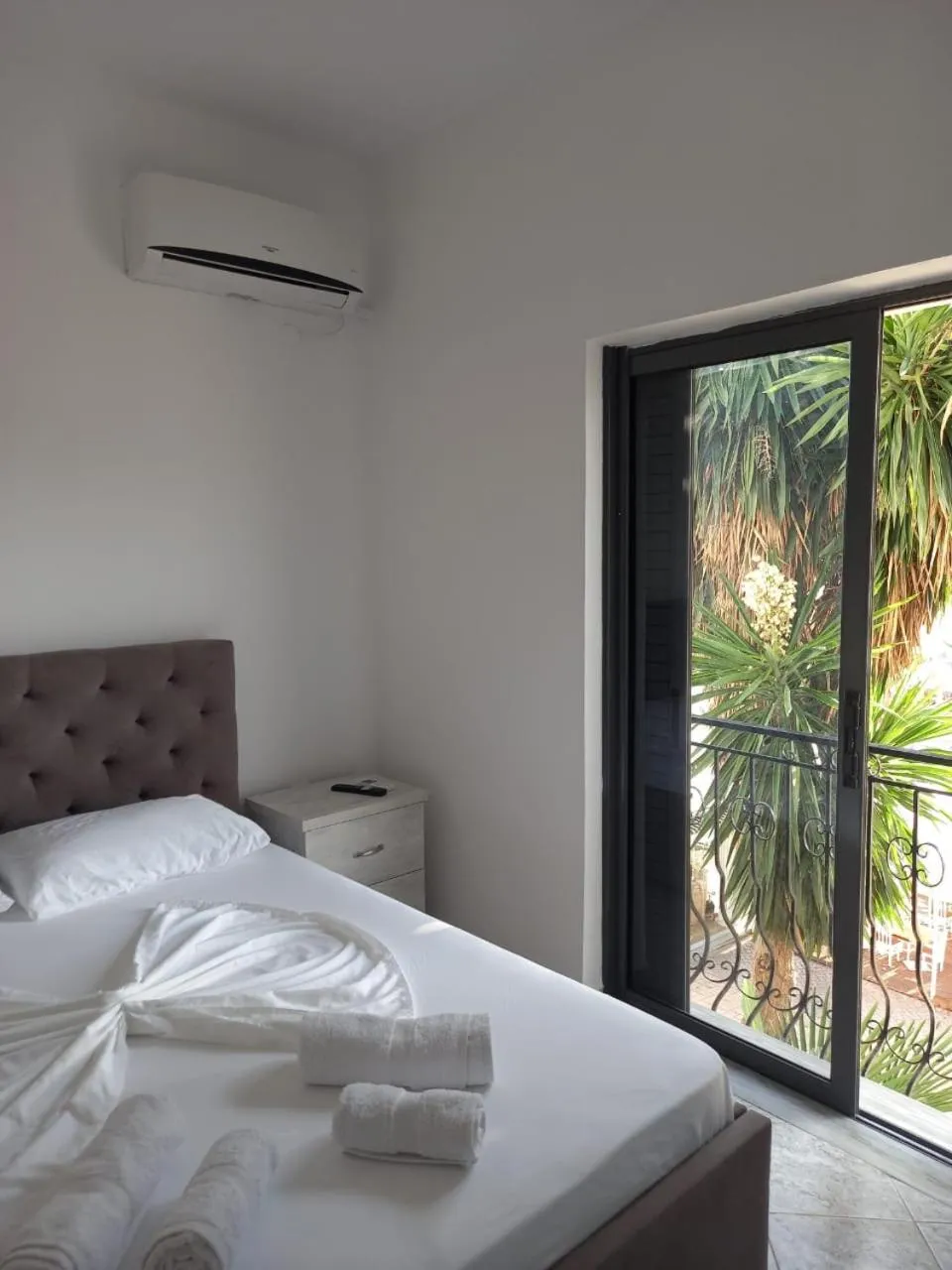 Bed in Sunset Aparthotel