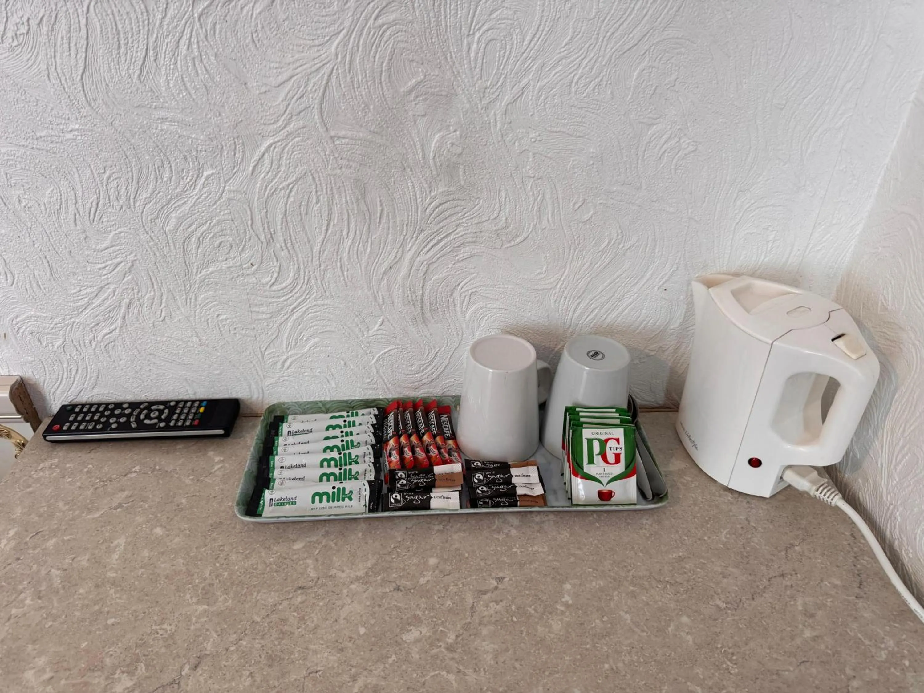 Coffee/tea facilities in OYO Delton Hotel Blackpool Pleasure Beach